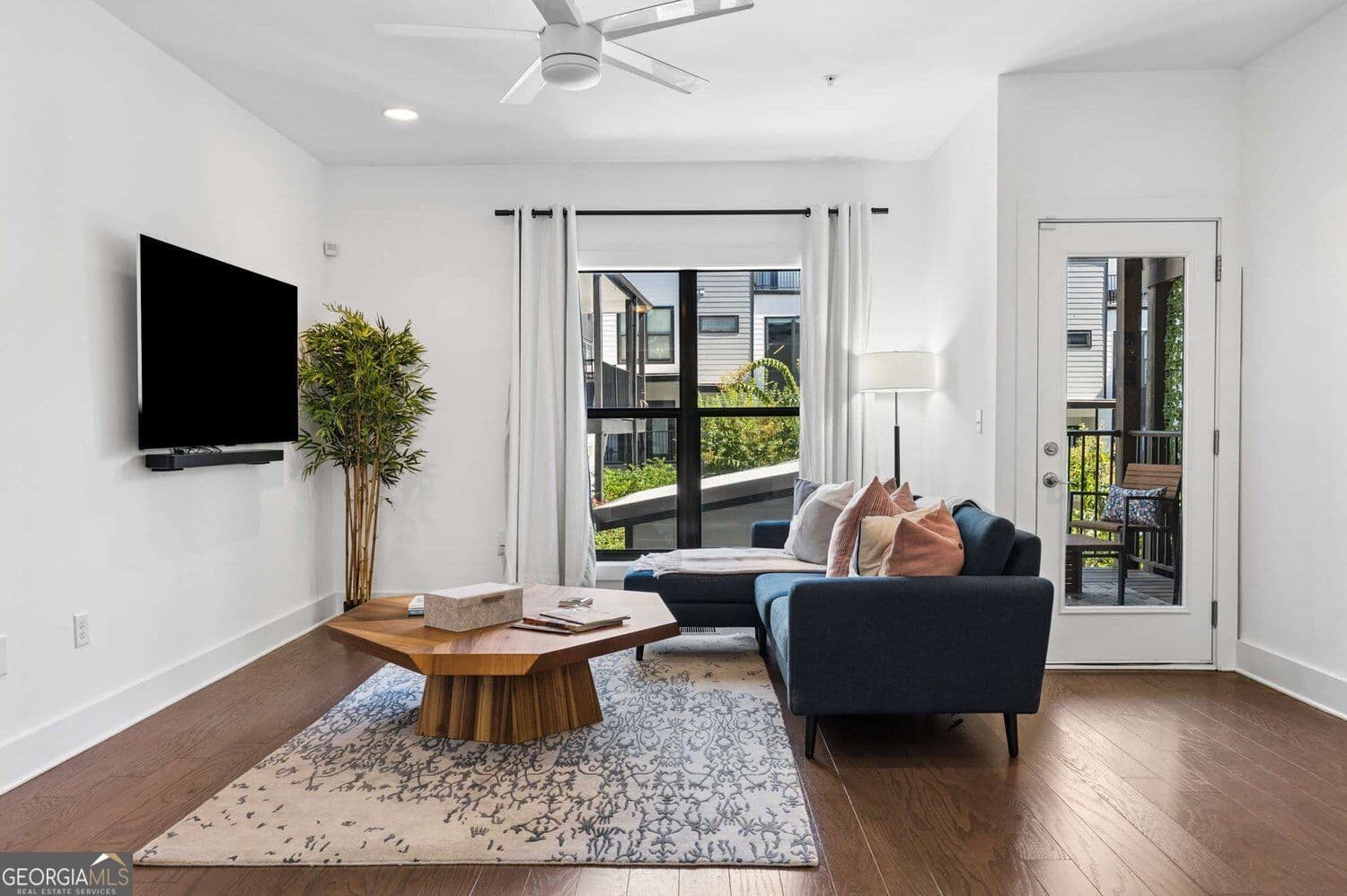 3 bedroom, 3.5 bathroom, 1,992 sq ft townhouse for sale at 962 Moda Drive, Atlanta, GA 30316 — photo 6