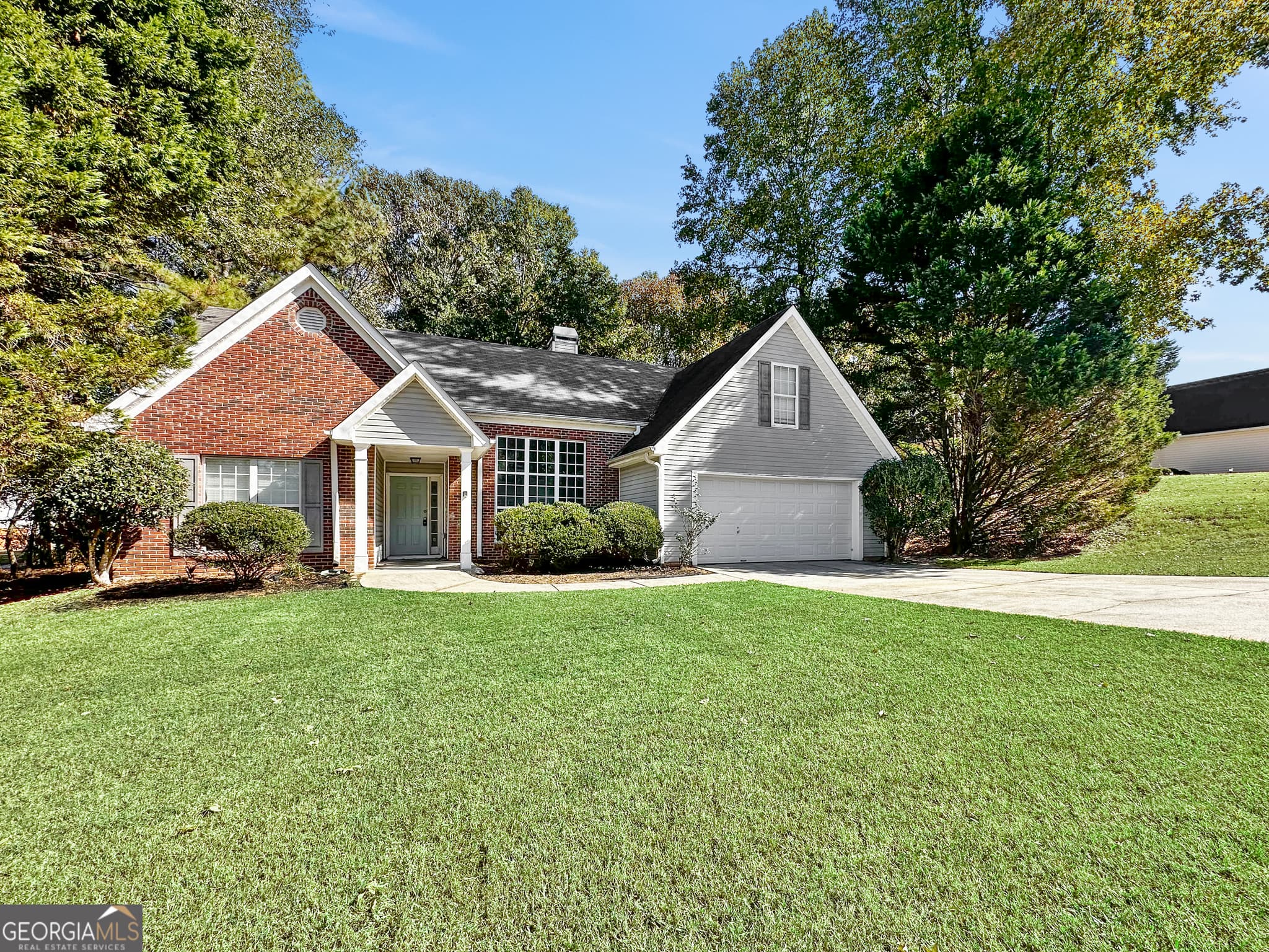 4 bedroom, 3 bathroom, 3,550 sq ft single family residence for rent at 130 Hibiscus Trail, Fayetteville, GA 30215 for $2,365 a month — photo 2