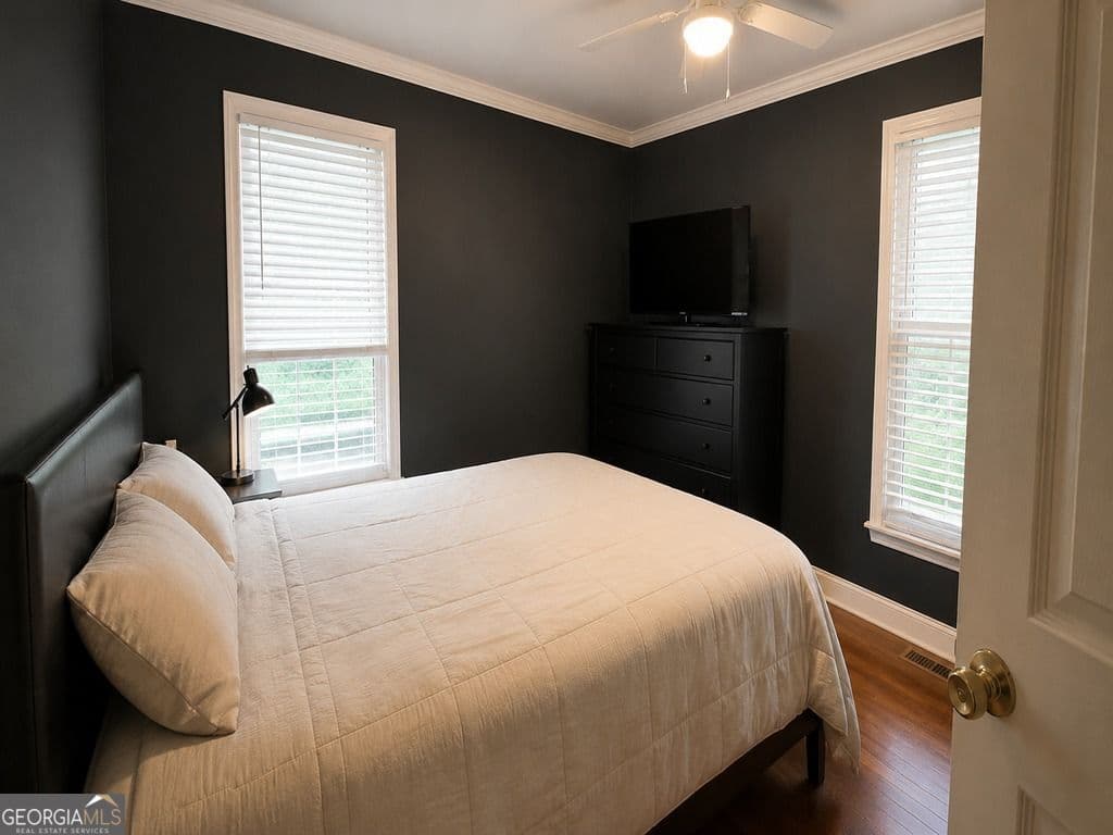 7 bedroom, 3 bathroom, 1,405 sq ft single family residence for sale at 2732 Oldknow Drive, Atlanta, GA 30318 — photo 4