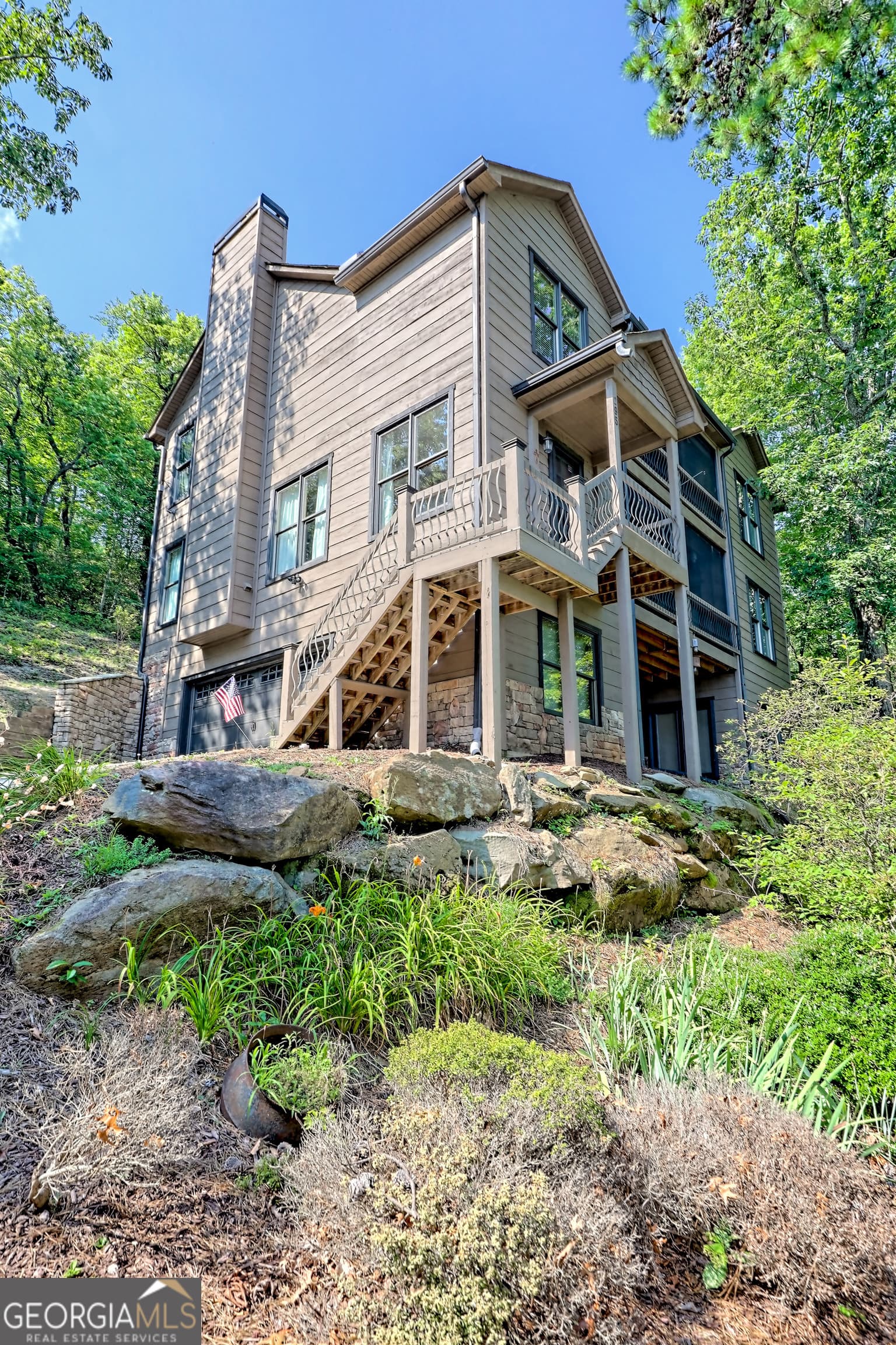 4 bedroom, 3.5 bathroom, 2,768 sq ft single family residence for sale at 295 Tallulah View, Tallulah Falls, GA 30573