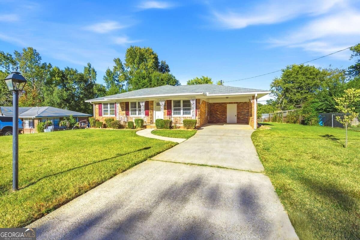 3 bedroom, 1.5 bathroom, 988 sq ft single family residence for sale at 5911 Betty Street, Austell, GA 30106