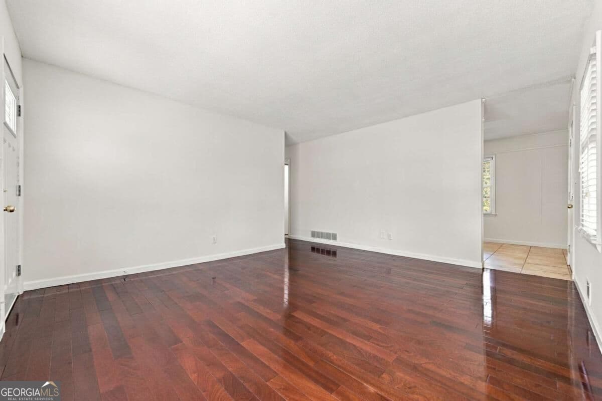 3 bedroom, 1.5 bathroom, 988 sq ft single family residence for sale at 5911 Betty Street, Austell, GA 30106 — photo 8