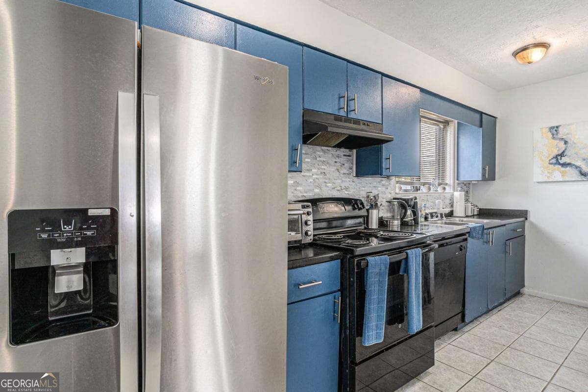 3 bedroom, 2.5 bathroom, 1,392 sq ft condominium for sale at 254 Country Club Drive, Jonesboro, GA 30238 — photo 9