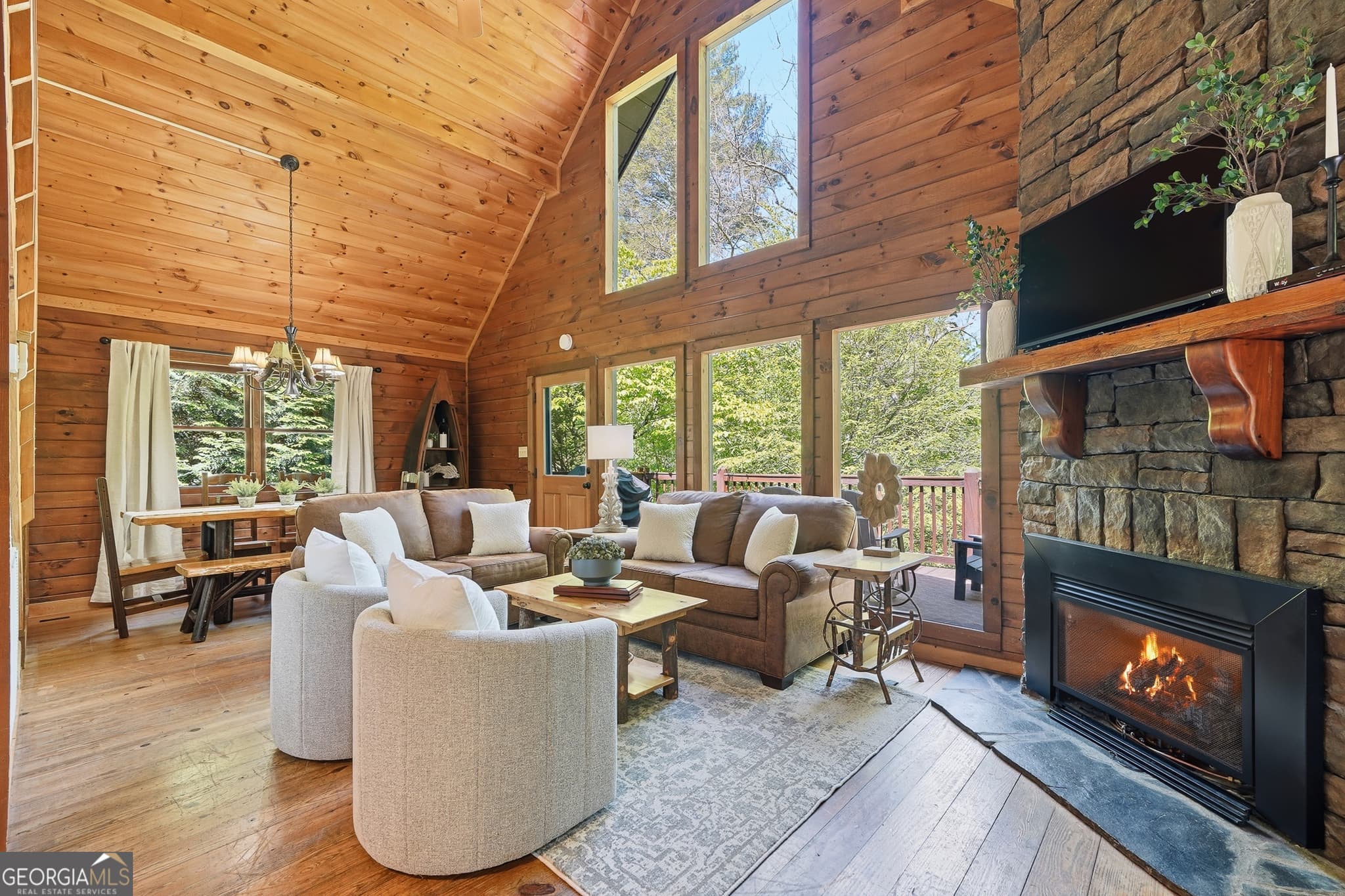 3 bedroom, 2 bathroom, 1,152 sq ft cabin,single family residence for sale at 145 Rocky Top Road, Blue Ridge, GA 30513 — photo 3