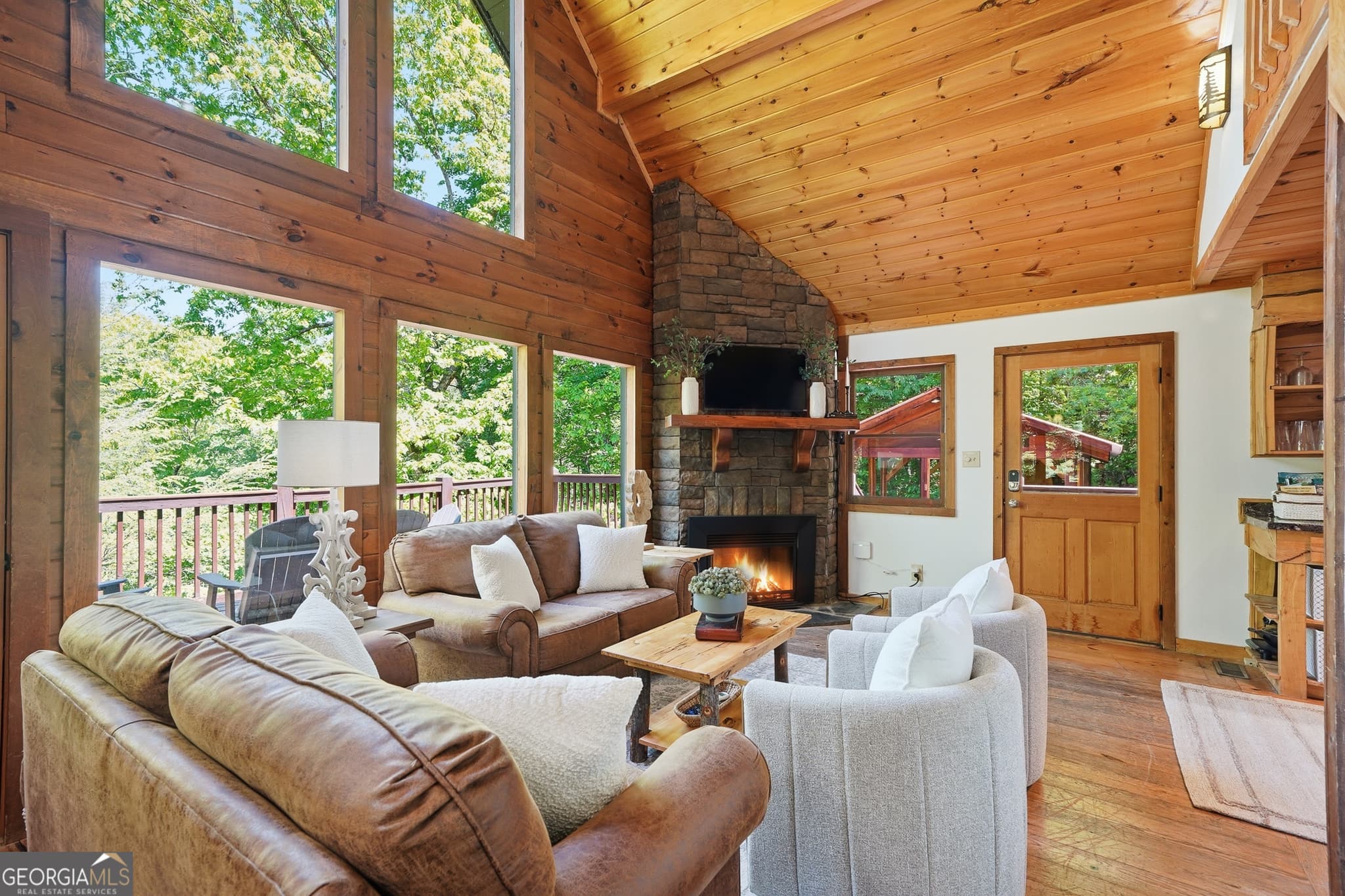 3 bedroom, 2 bathroom, 1,152 sq ft cabin,single family residence for sale at 145 Rocky Top Road, Blue Ridge, GA 30513 — photo 5