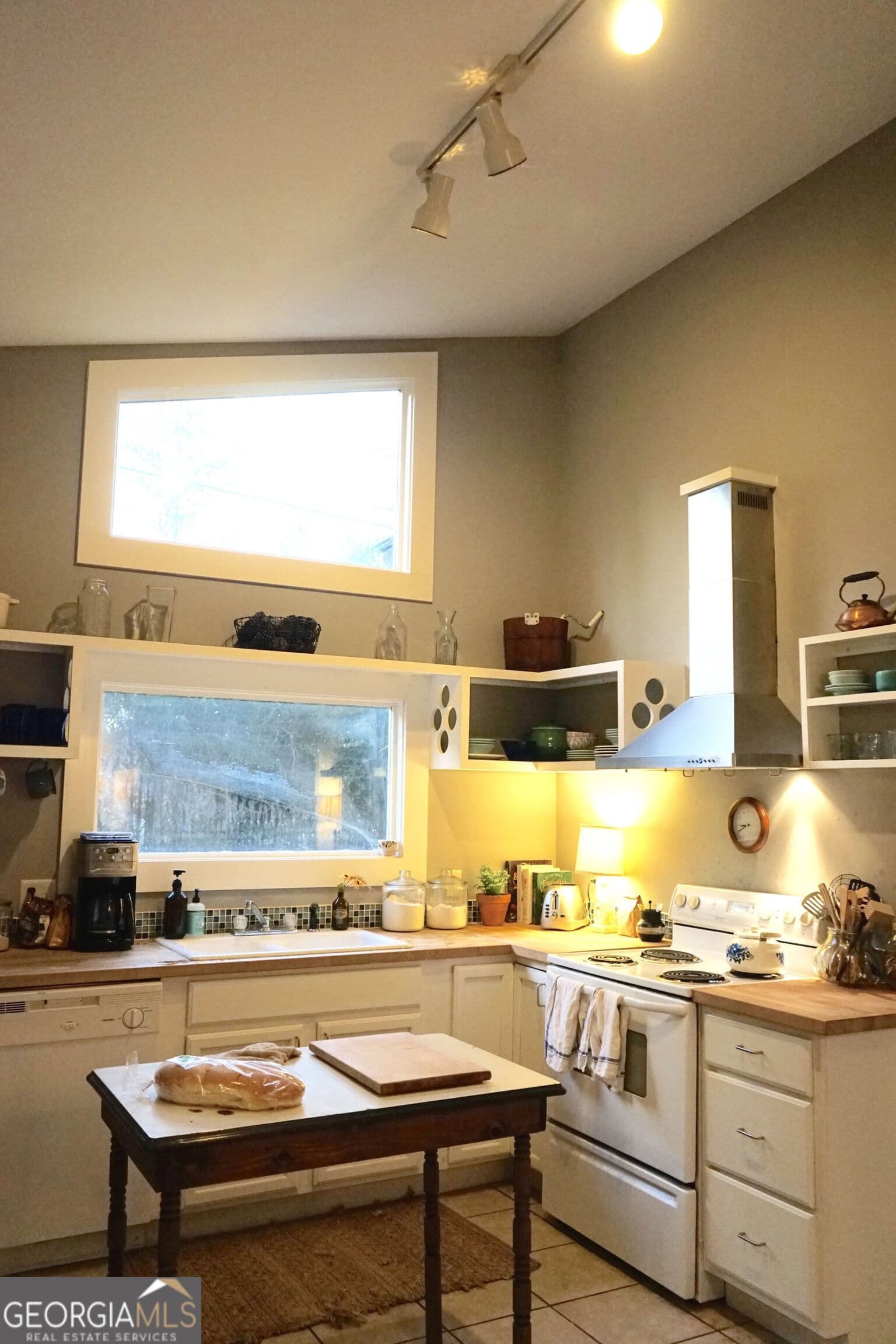 4 bedroom, 2 bathroom, 1,985 sq ft single family residence for rent at 955 Oglethorpe Avenue, Athens, GA 30606 for $2,500 a month — photo 4