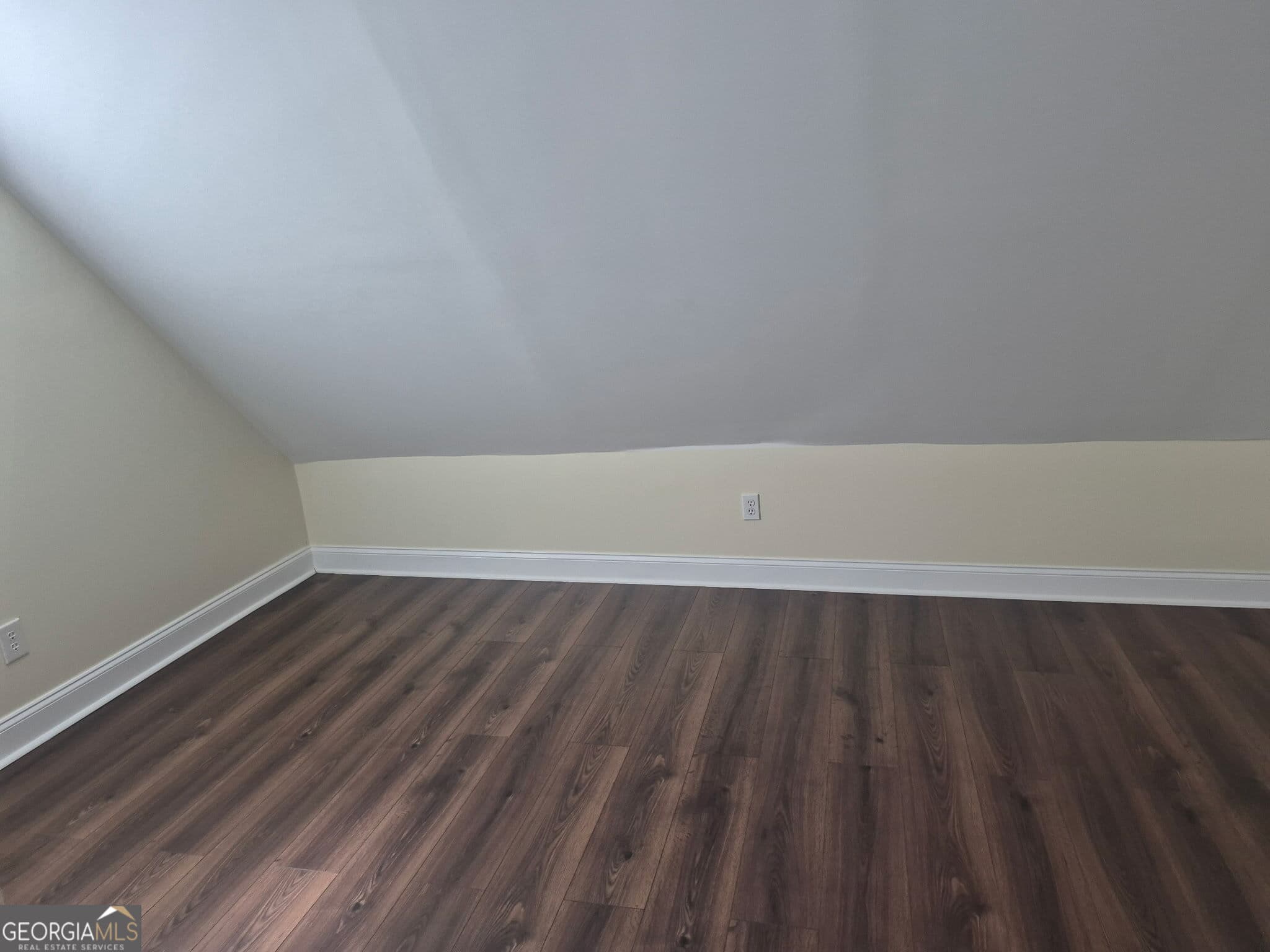 4 bedroom, 2.5 bathroom, 1,700 sq ft single family residence for sale at 395 S Elm Street, Commerce, GA 30529 — photo 9