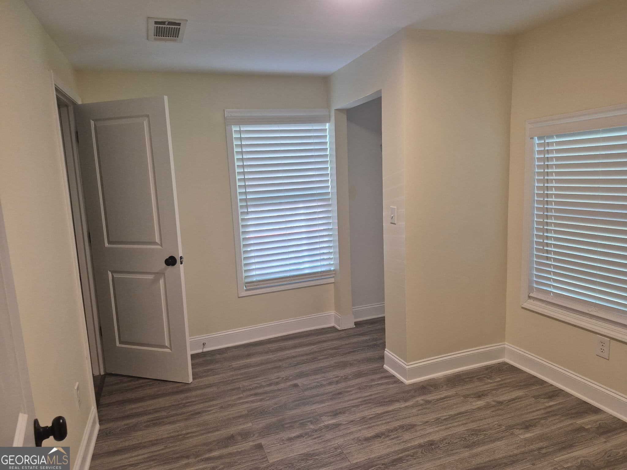 4 bedroom, 2.5 bathroom, 1,700 sq ft single family residence for sale at 395 S Elm Street, Commerce, GA 30529 — photo 4