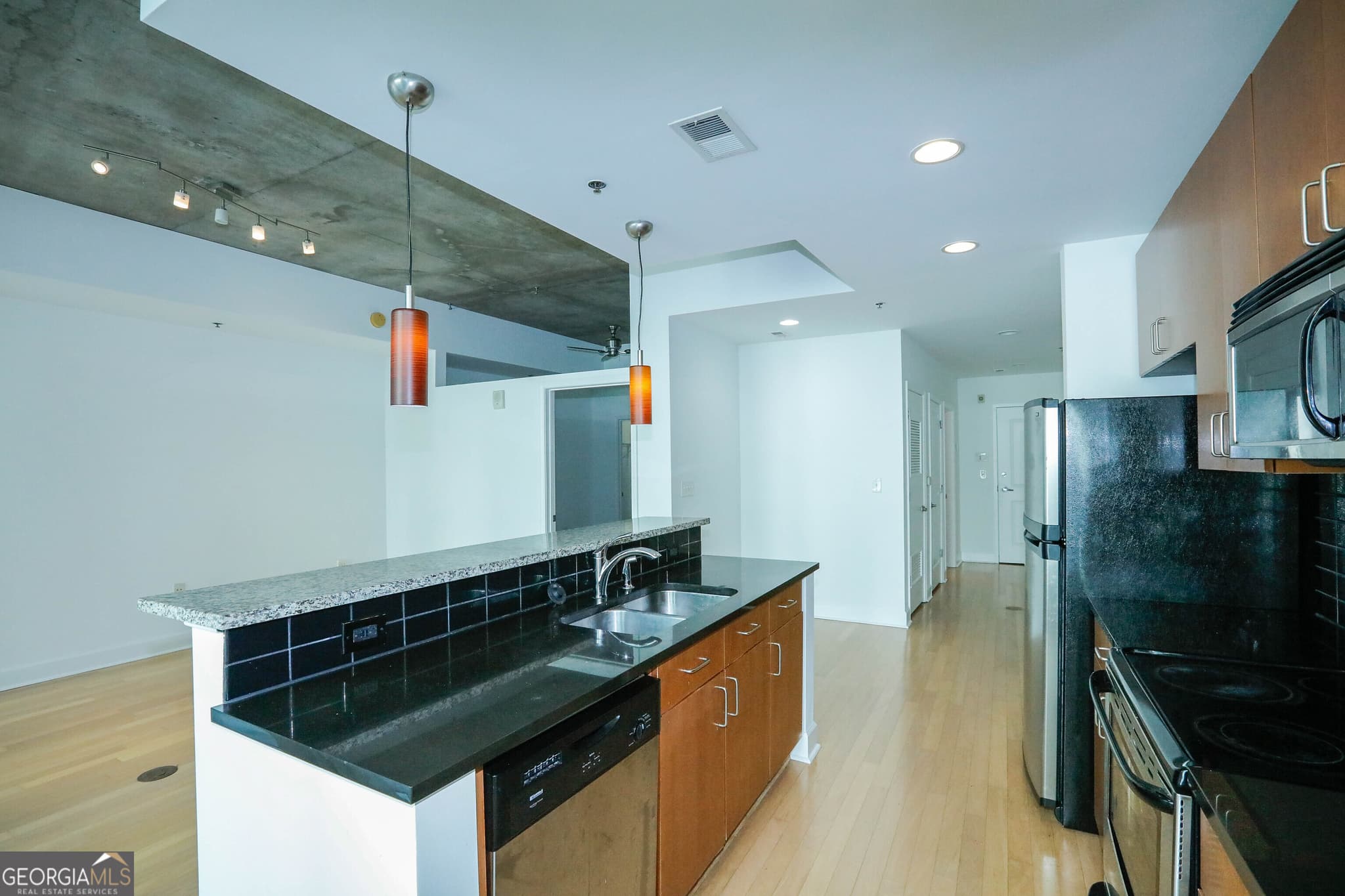 1 bedroom, 1 bathroom, 774 sq ft condominium for sale at 44 Peachtree Place 729, Atlanta, GA 30309 — photo 7