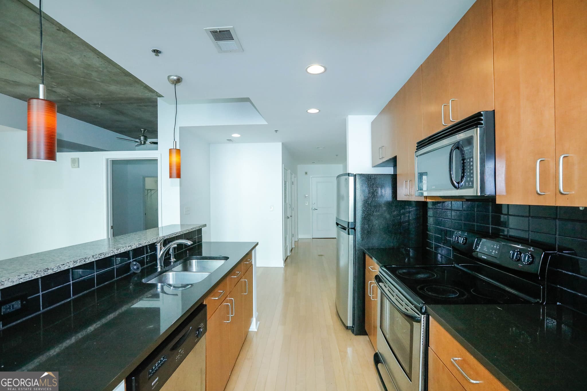 1 bedroom, 1 bathroom, 774 sq ft condominium for sale at 44 Peachtree Place 729, Atlanta, GA 30309 — photo 8