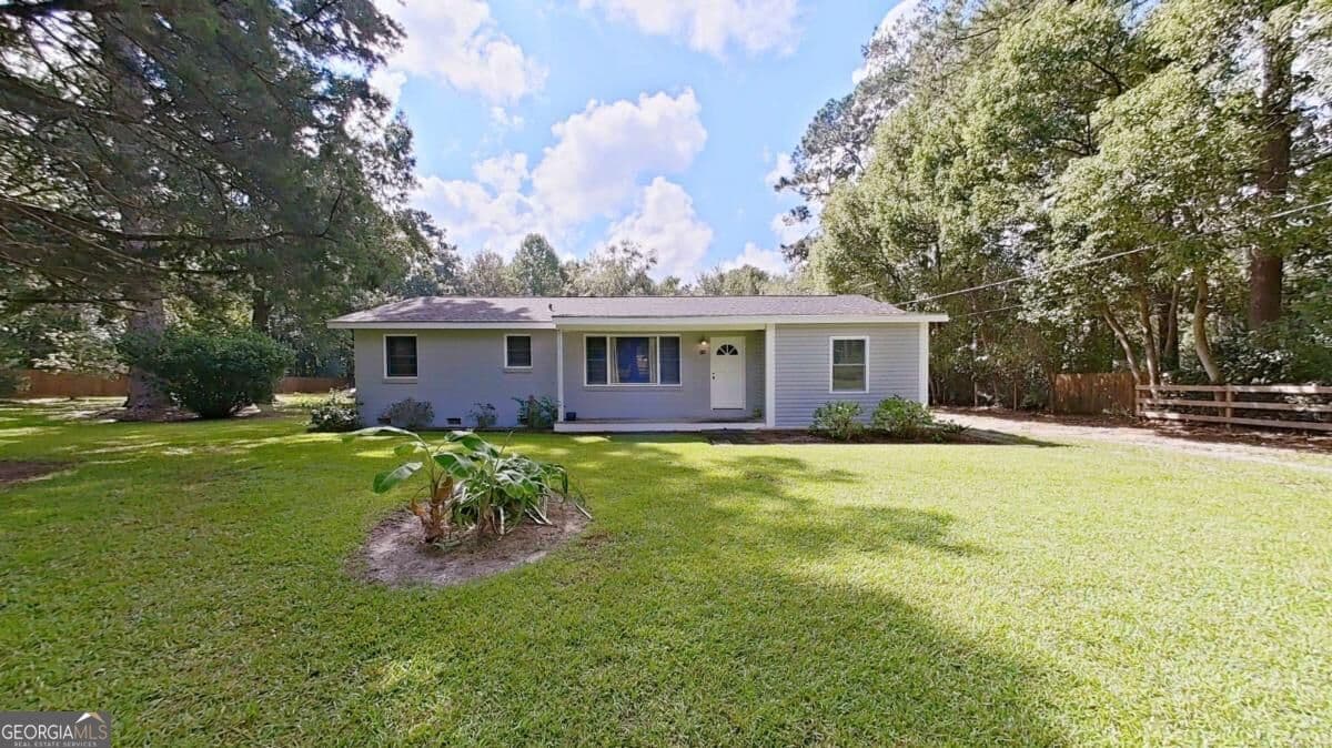 3 bedroom, 2 bathroom, 1,308 sq ft single family residence for sale at 346 Twin Acres Drive, Thomasville, GA 31757 — photo 2