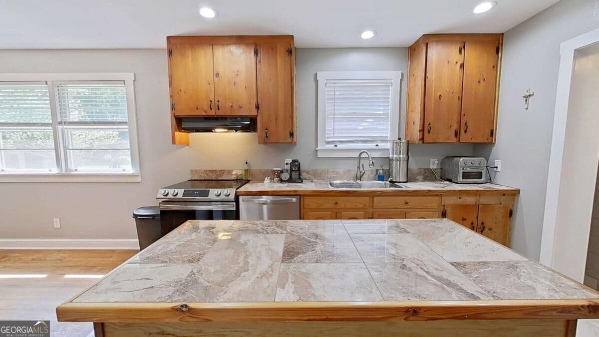 3 bedroom, 2 bathroom, 1,308 sq ft single family residence for sale at 346 Twin Acres Drive, Thomasville, GA 31757 — photo 9