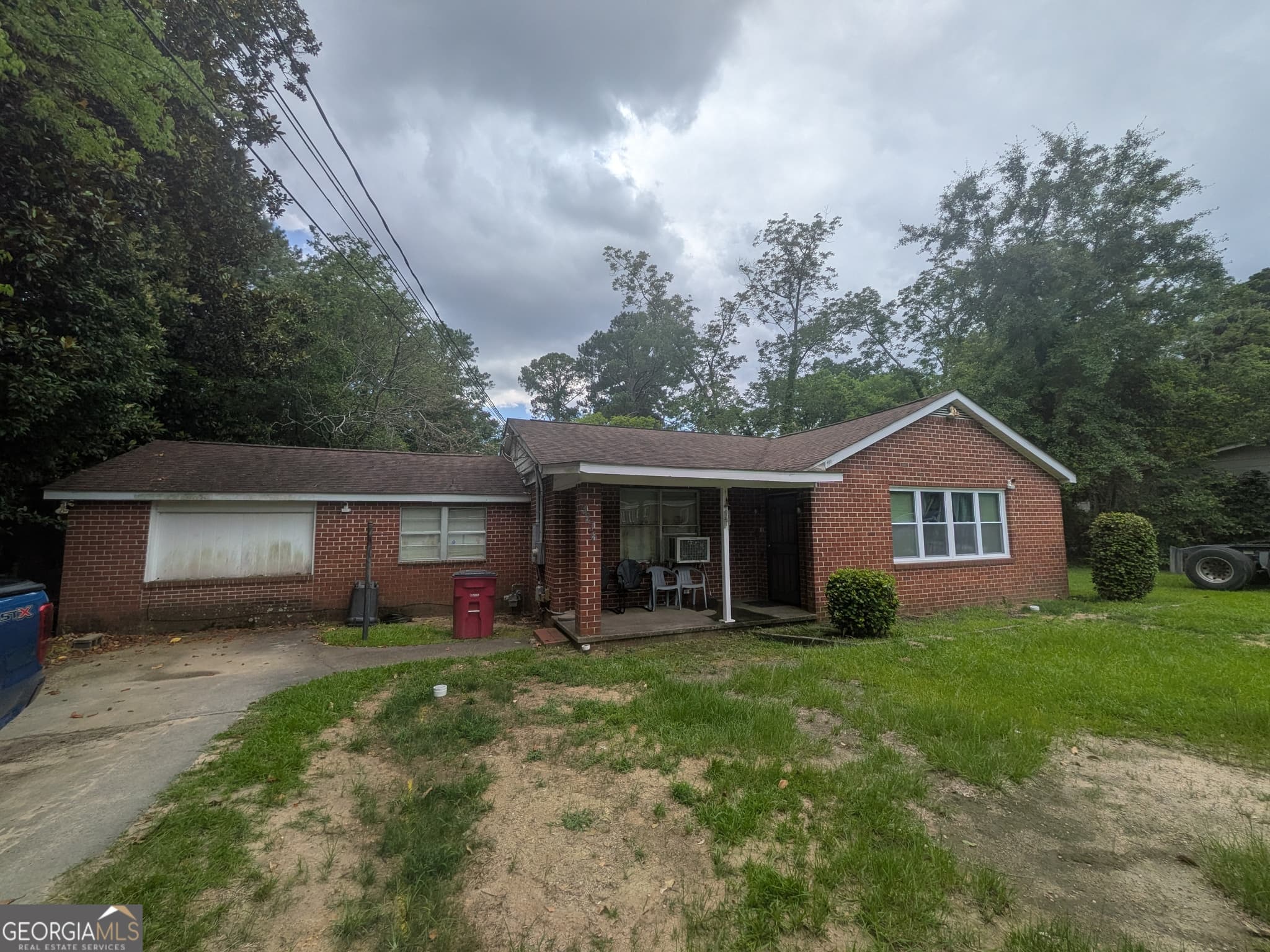3 bedroom, 2 bathroom, 1,715 sq ft single family residence for sale at 3276 Sharon Drive, Macon, GA 31204 — photo 1 of 4
