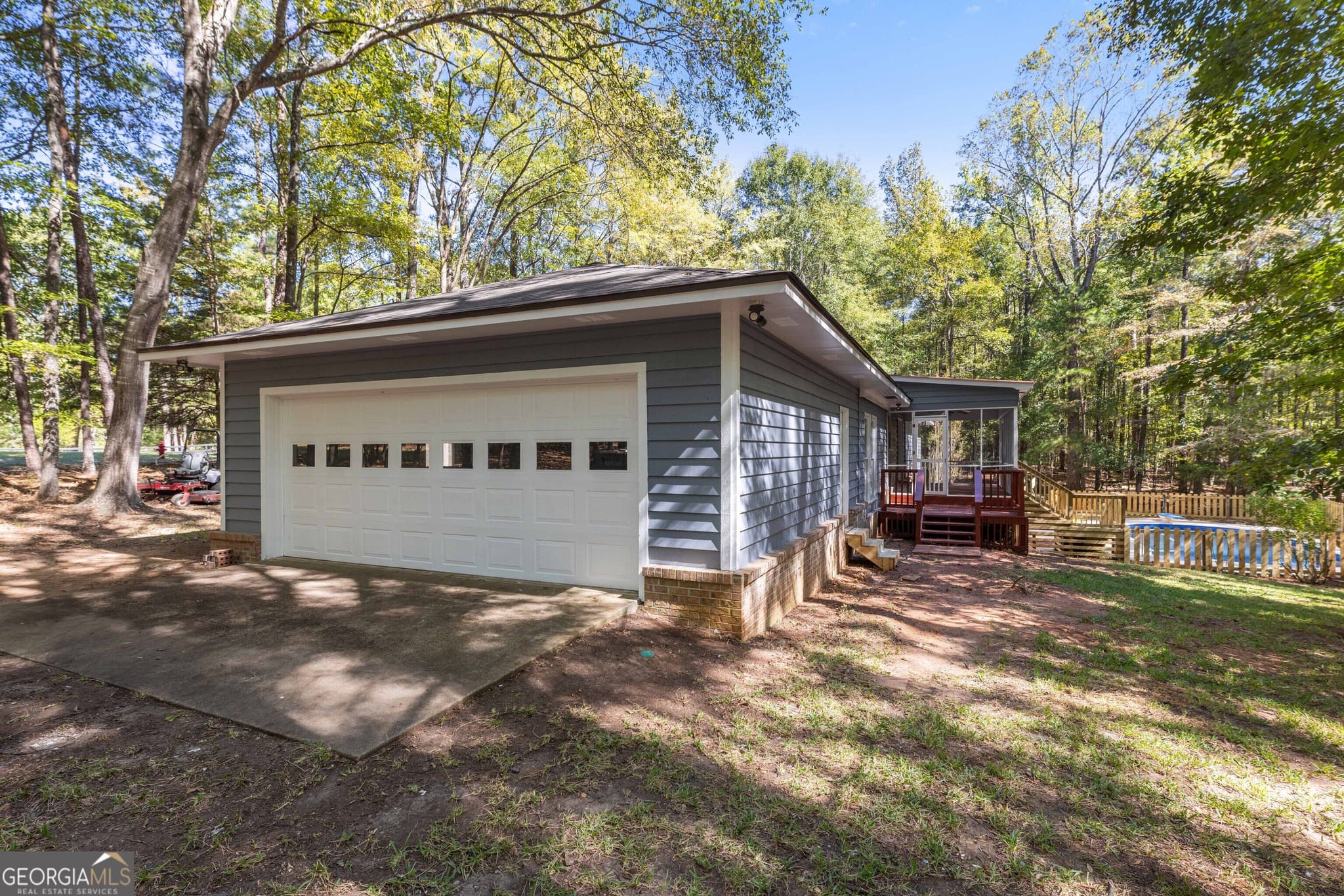 3 bedroom, 2 bathroom, 1,662 sq ft single family residence for sale at 945 Deer Run Drive, Ellerslie, GA 31807 — photo 5