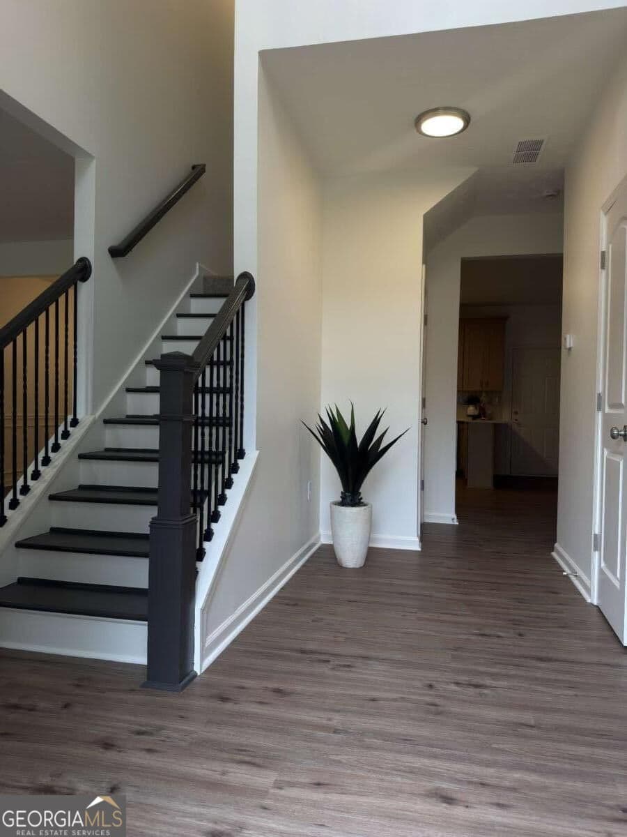 4 bedroom, 2.5 bathroom, 2,548 sq ft single family residence for sale at 4939 Wexford Trail, South Fulton, GA 30349 — photo 2