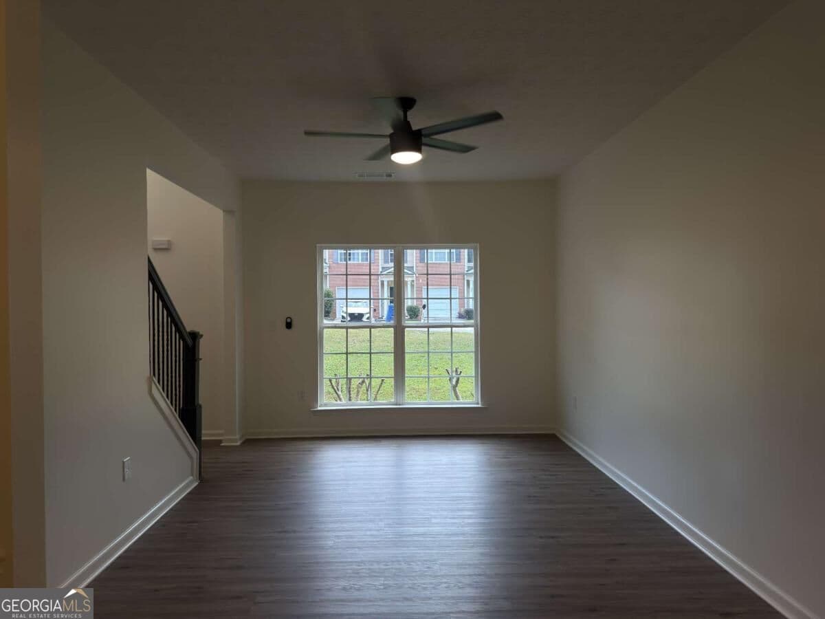 4 bedroom, 2.5 bathroom, 2,548 sq ft single family residence for sale at 4939 Wexford Trail, South Fulton, GA 30349 — photo 5