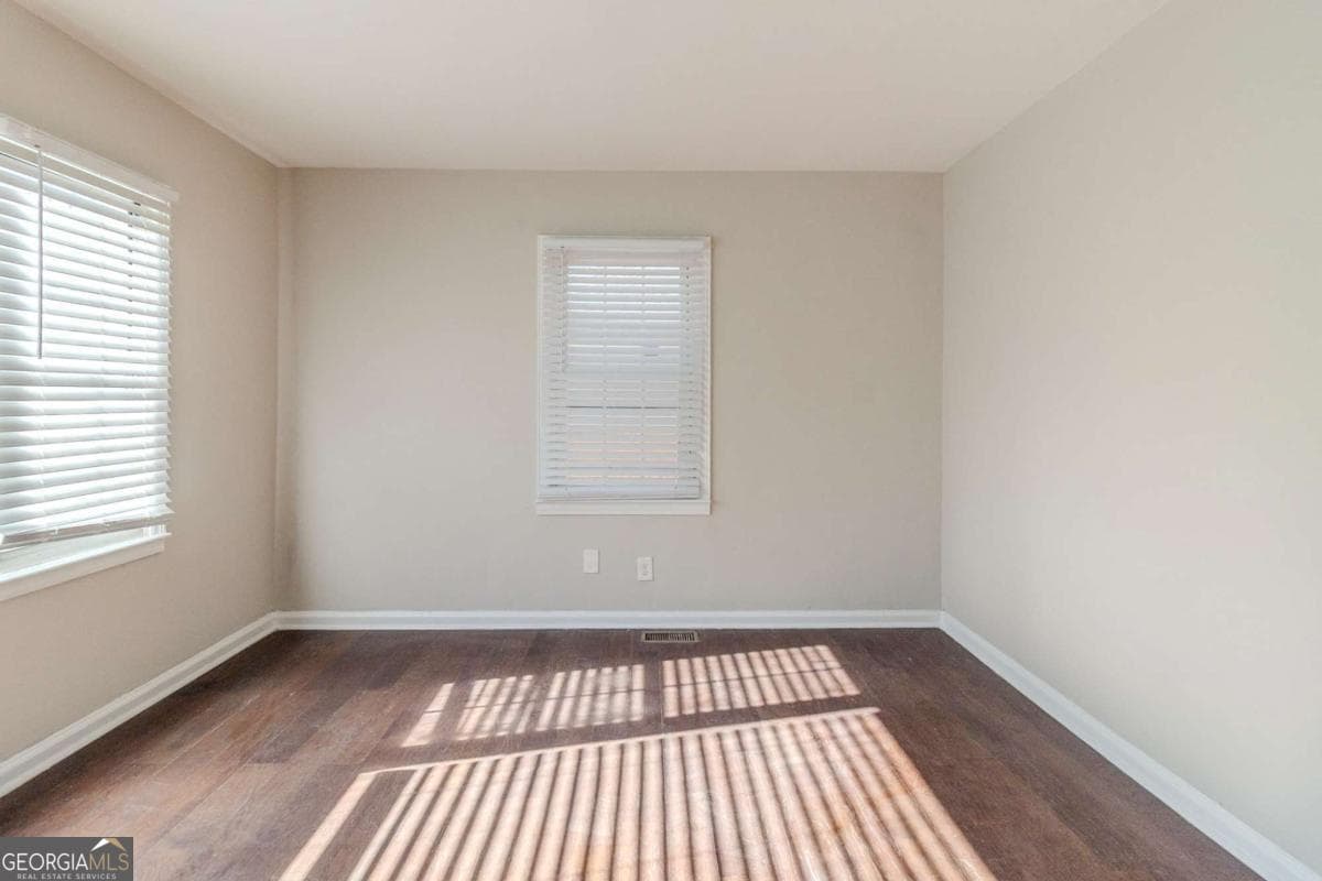 4 bedroom, 1 bathroom, 957 sq ft single family residence for sale at 2446 Lynn Iris Drive, Decatur, GA 30032 — photo 6