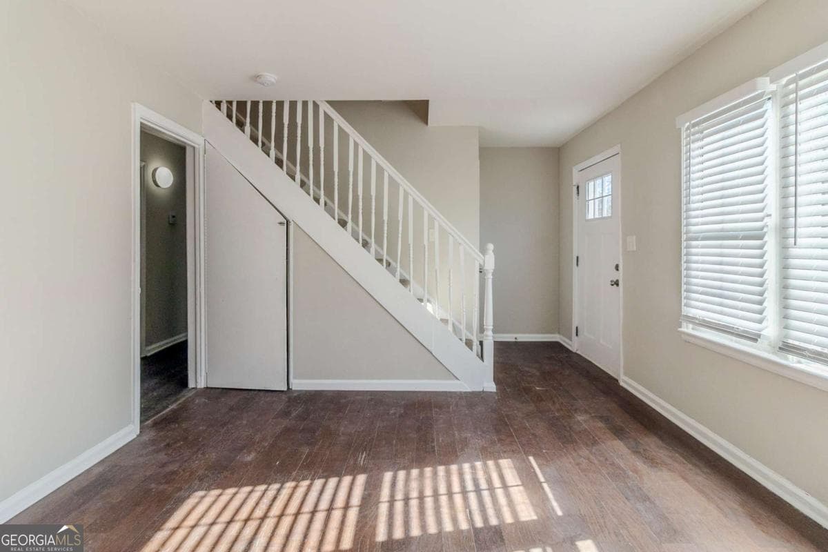 4 bedroom, 1 bathroom, 957 sq ft single family residence for sale at 2446 Lynn Iris Drive, Decatur, GA 30032 — photo 7