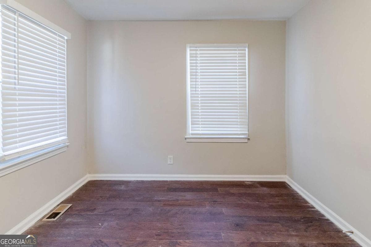4 bedroom, 1 bathroom, 957 sq ft single family residence for sale at 2446 Lynn Iris Drive, Decatur, GA 30032 — photo 9