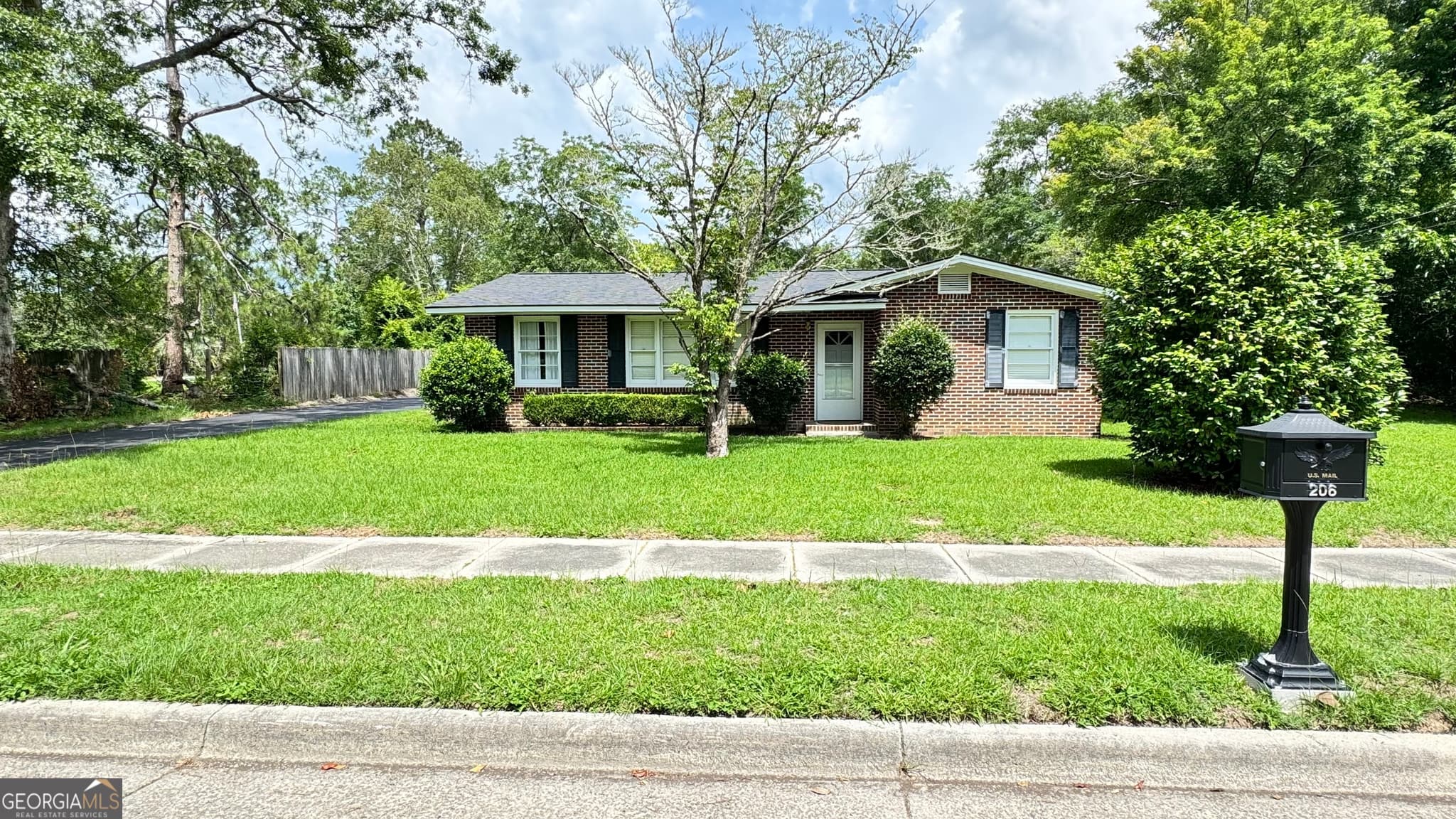 3 bedroom, 1 bathroom, 1,260 sq ft single family residence sold at 206 S Clark Street, Claxton, GA 30417
