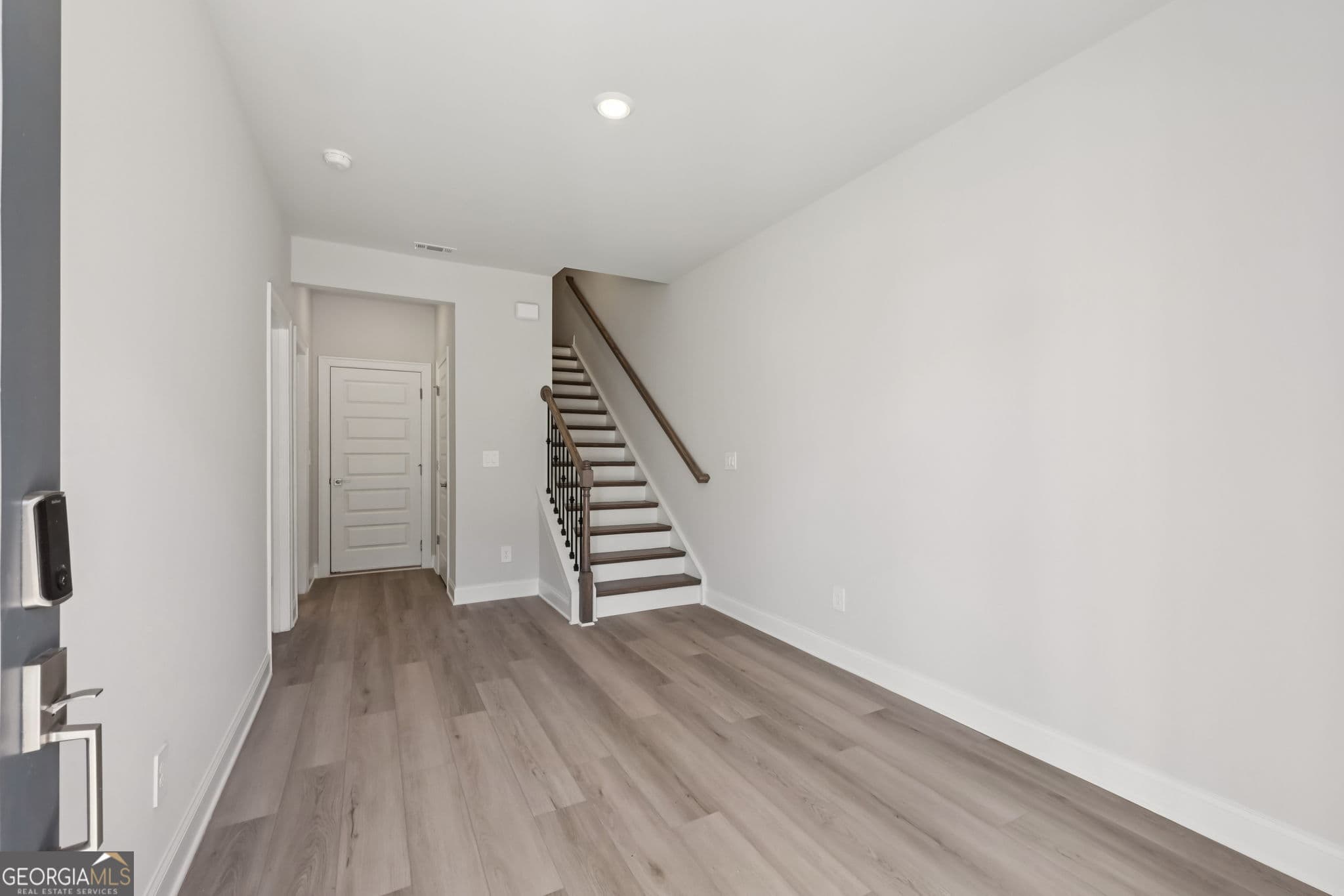 4 bedroom, 3.5 bathroom, 2,247 sq ft townhouse for sale at 427 Elise Way, Lawrenceville, GA 30045 — photo 6