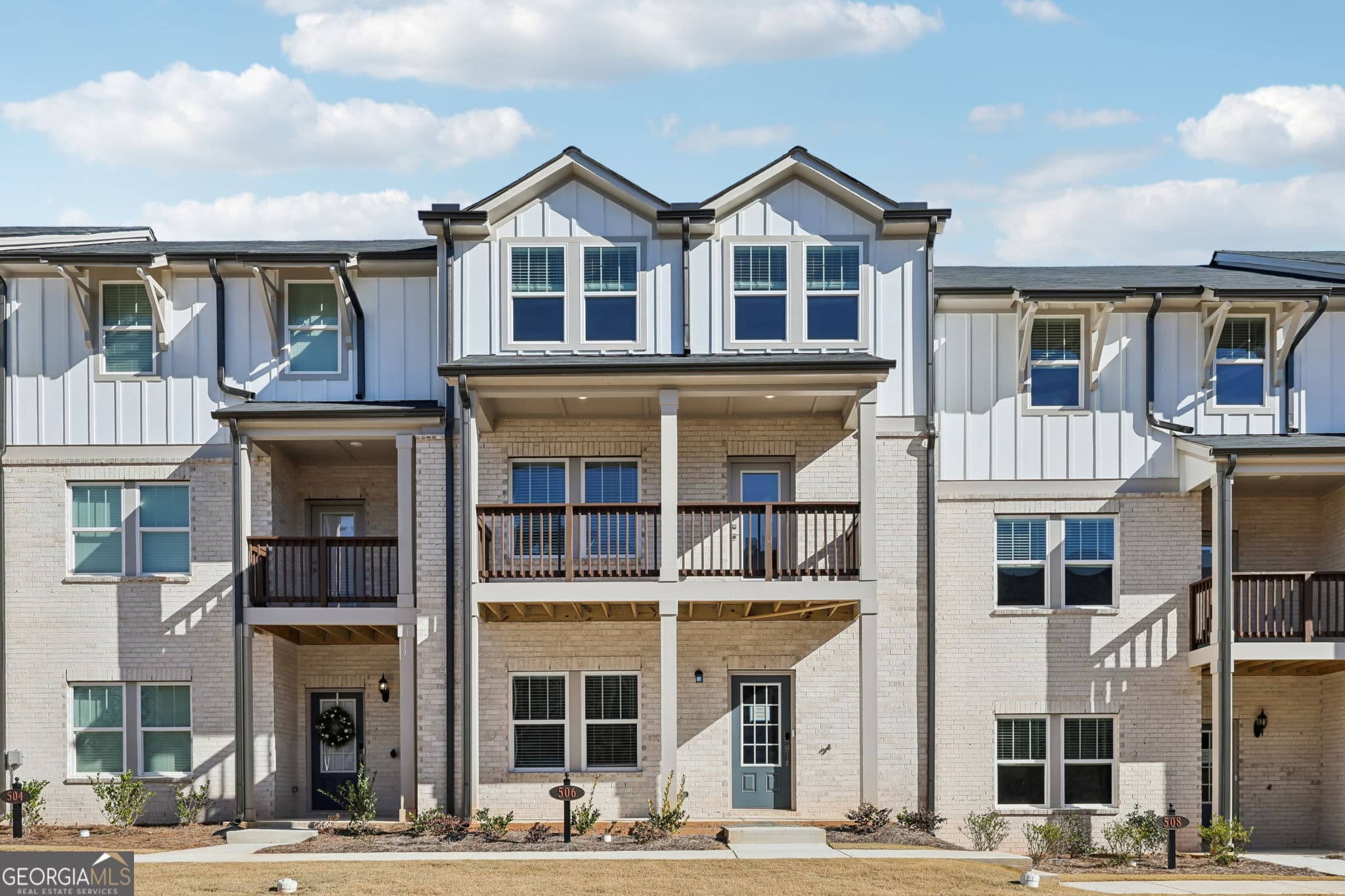 4 bedroom, 3.5 bathroom, 2,247 sq ft townhouse for sale at 427 Elise Way, Lawrenceville, GA 30045 — photo 3