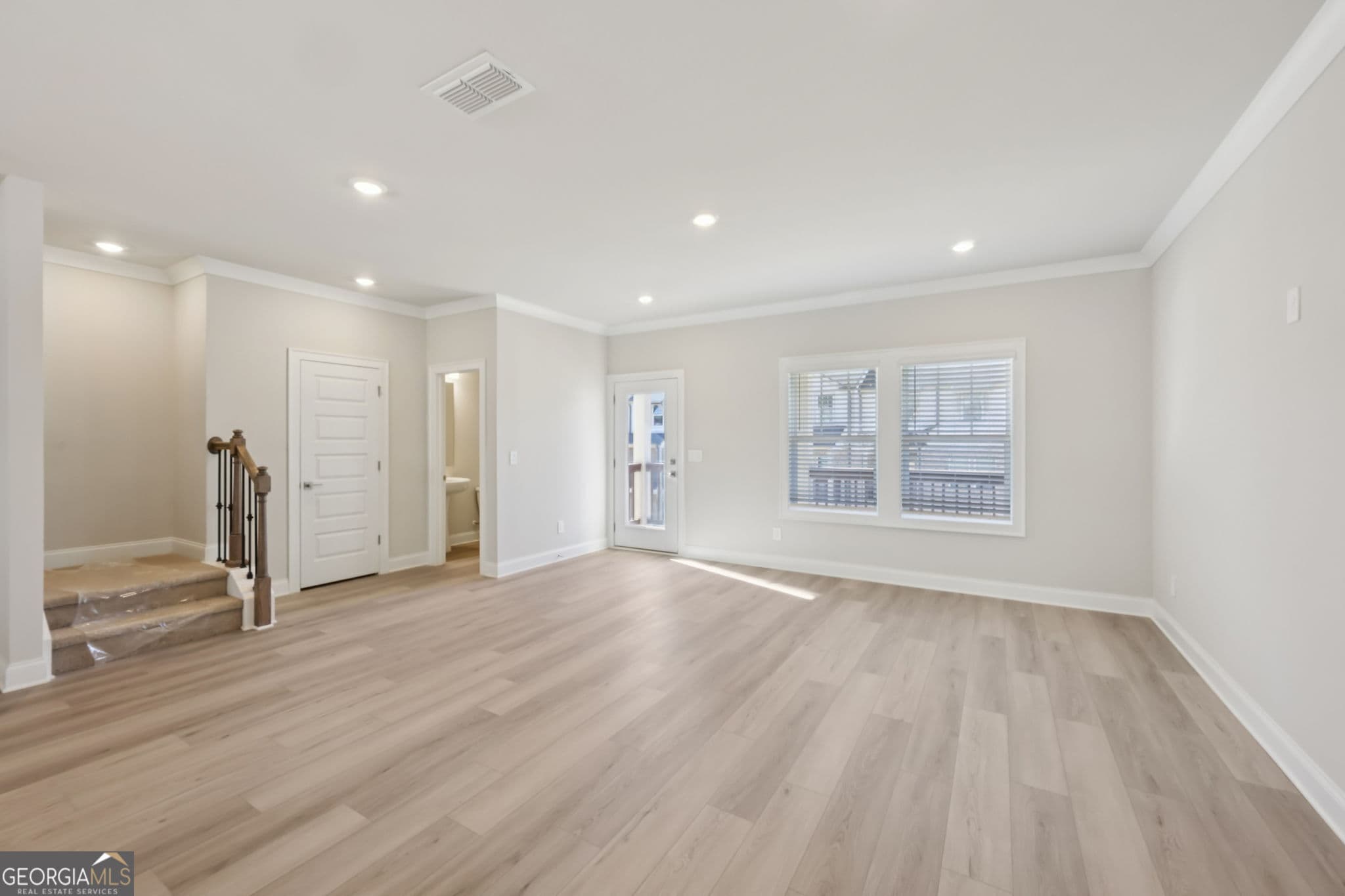 4 bedroom, 3.5 bathroom, 2,247 sq ft townhouse for sale at 427 Elise Way, Lawrenceville, GA 30045 — photo 9