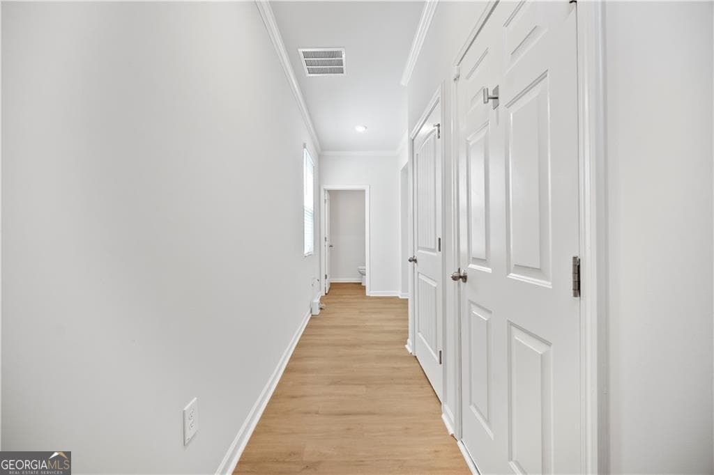 3 bedroom, 2.5 bathroom, 1,904 sq ft townhouse for sale at 6710 Corryton Street, Flowery Branch, GA 30542 — photo 2