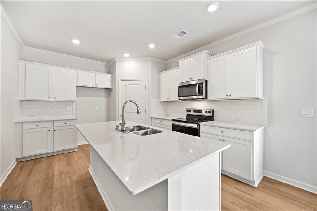 3 bedroom, 2.5 bathroom, 1,904 sq ft townhouse for sale at 6710 Corryton Street, Flowery Branch, GA 30542 — photo 5