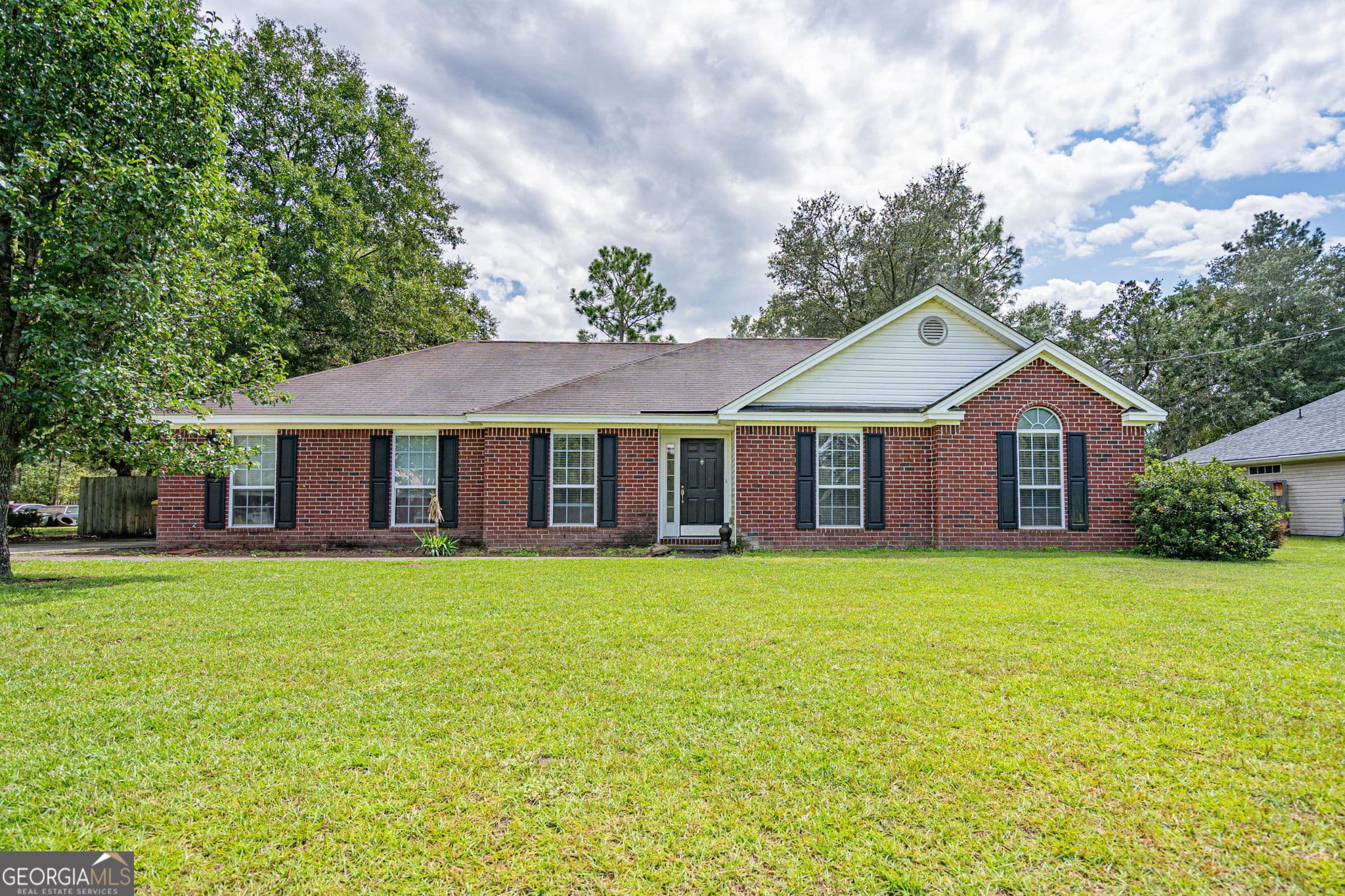 3 bedroom, 2 bathroom, 1,397 sq ft single family residence sold at 410 Joshua Circle, Ellabell, GA 31308