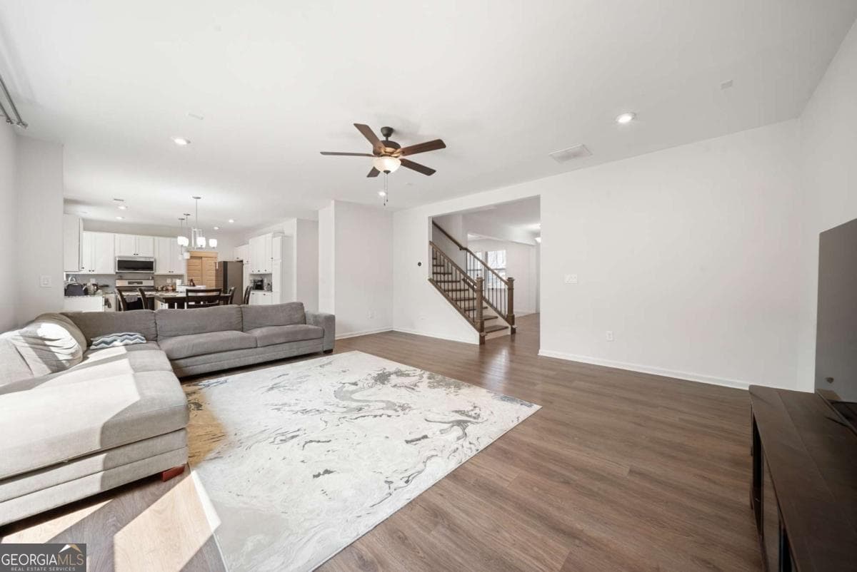 5 bedroom, 3 bathroom, 2,960 sq ft single family residence for rent at 8085 Brewton Bend, Ball Ground, GA 30107 for $3,200 a month — photo 3