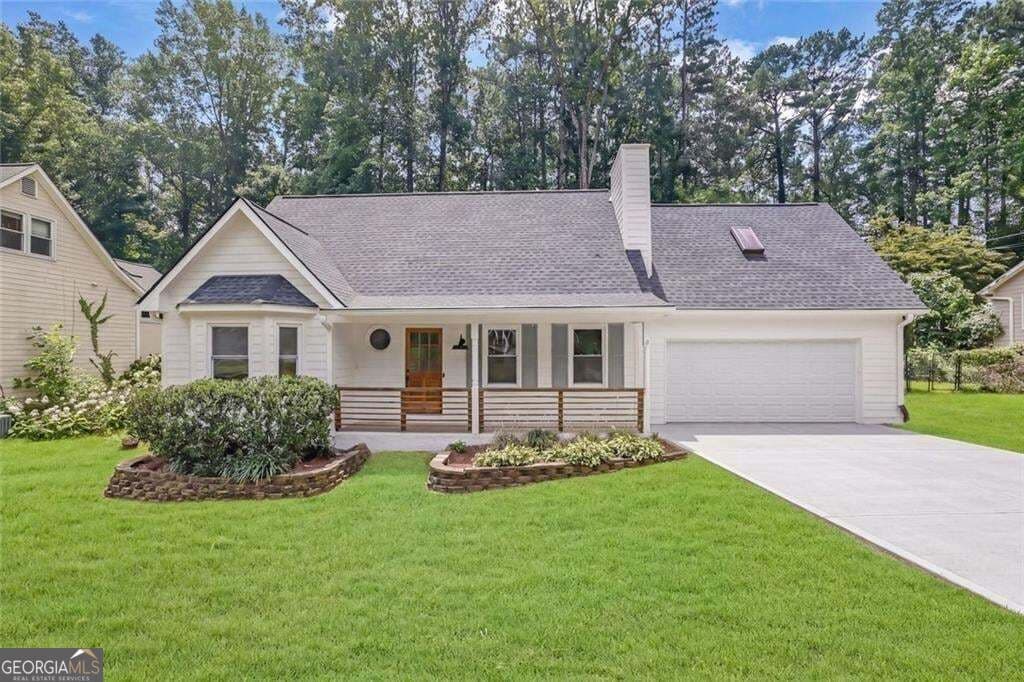 3 bedroom, 3 bathroom, 2,074 sq ft single family residence for sale at 4491 Calumet Drive, Kennesaw, GA 30152 — photo 1 of 33