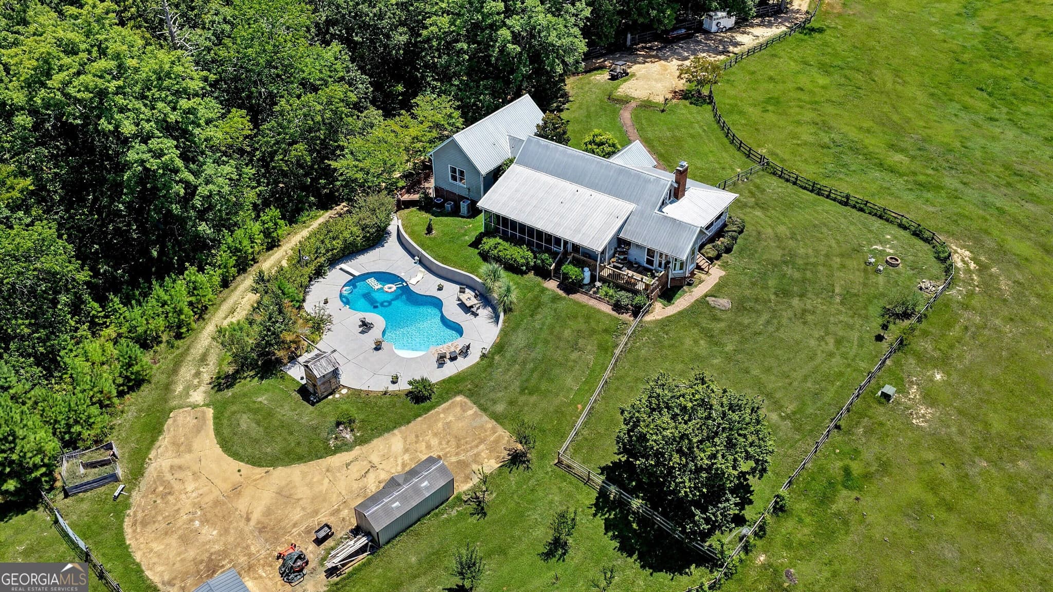 5 bedroom, 4.5 bathroom, 3,666 sq ft single family residence for sale at 160 Tanya Road, Milledgeville, GA 31061 — photo 9