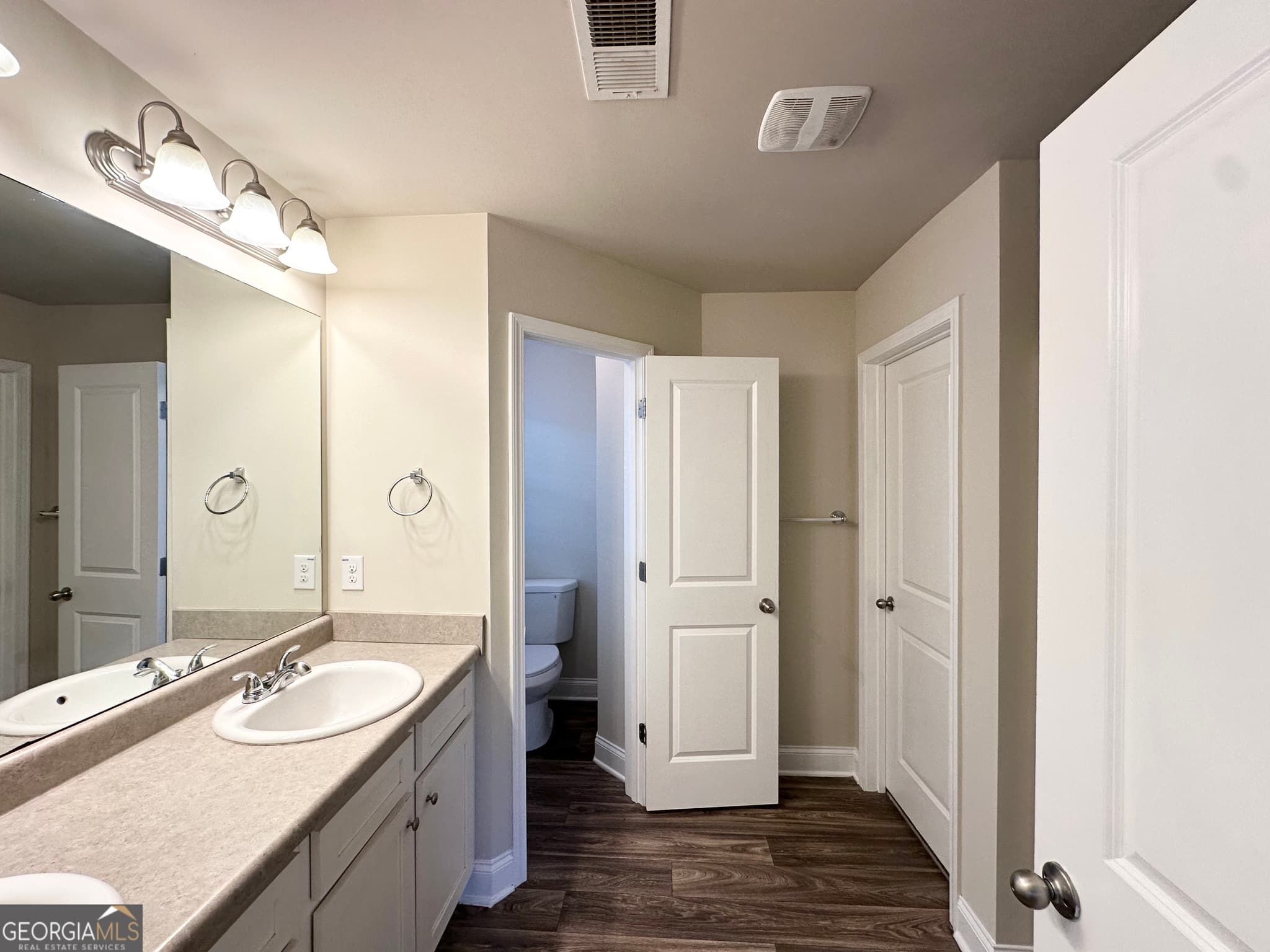 4 bedroom, 2.5 bathroom, 2,361 sq ft single family residence for sale at 124 Donegal Way, Dallas, GA 30132 — photo 8