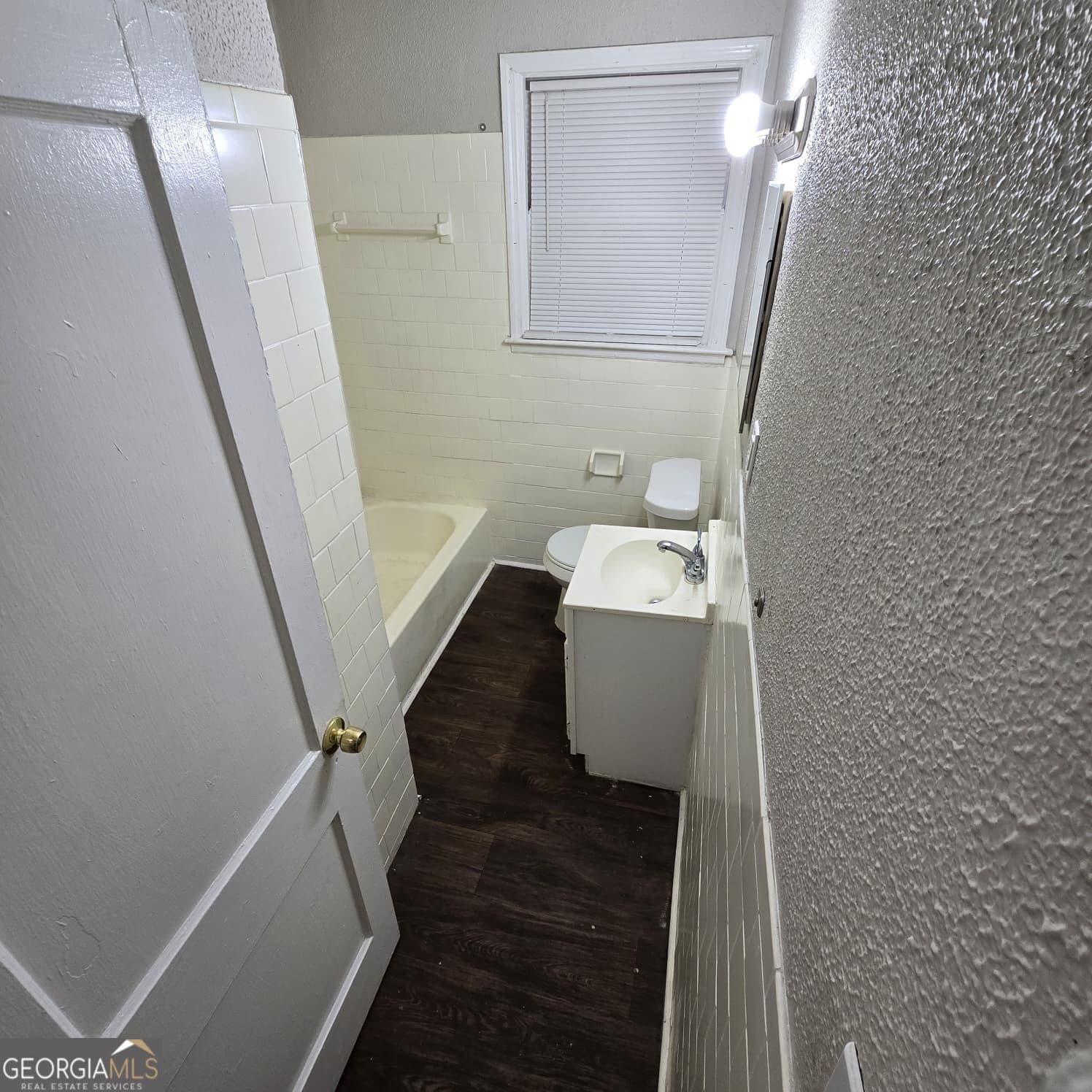 3 bedroom, 1.5 bathroom, 962 sq ft single family residence for sale at 1197 Lake Drive, Jonesboro, GA 30236 — photo 6