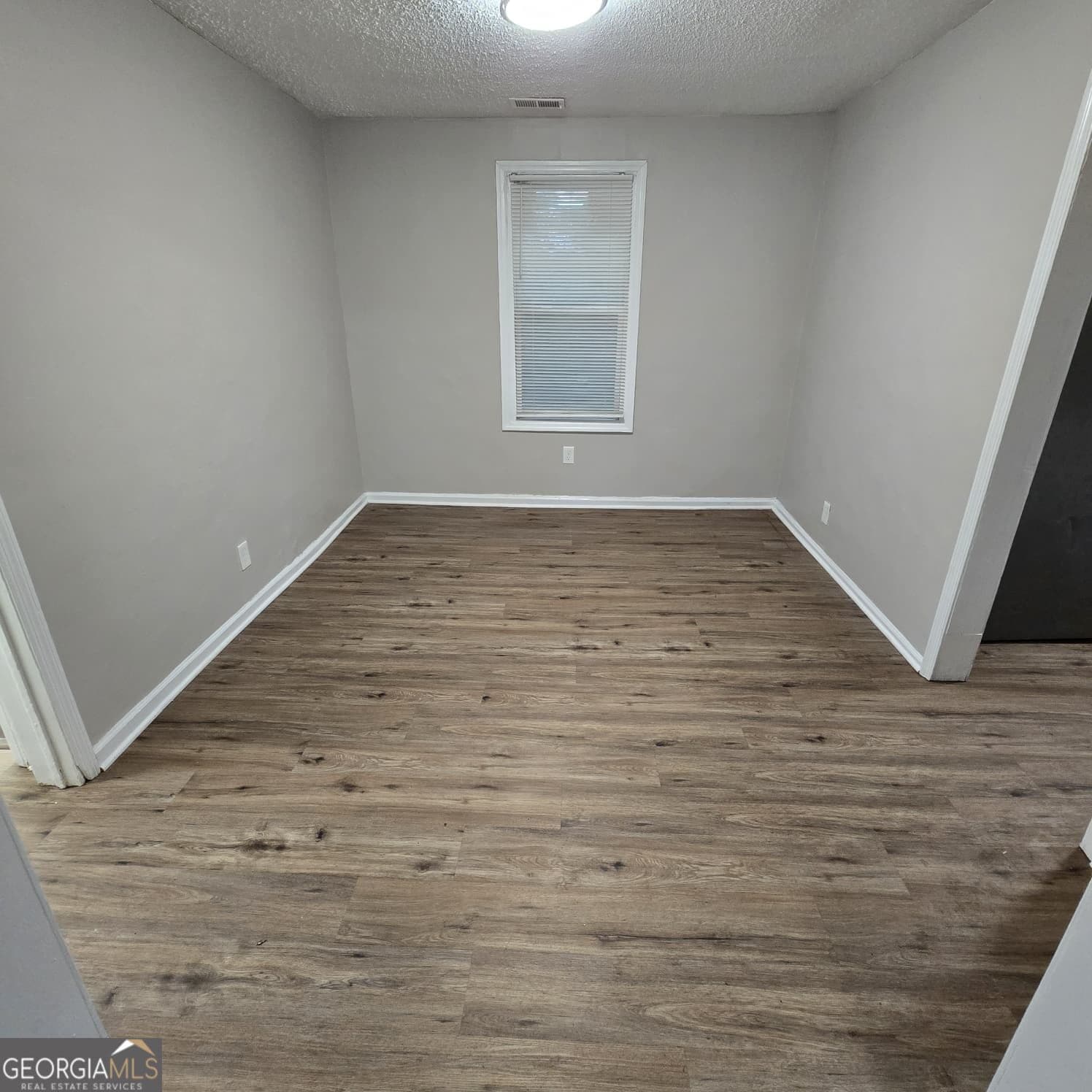 3 bedroom, 1.5 bathroom, 962 sq ft single family residence for sale at 1197 Lake Drive, Jonesboro, GA 30236 — photo 3