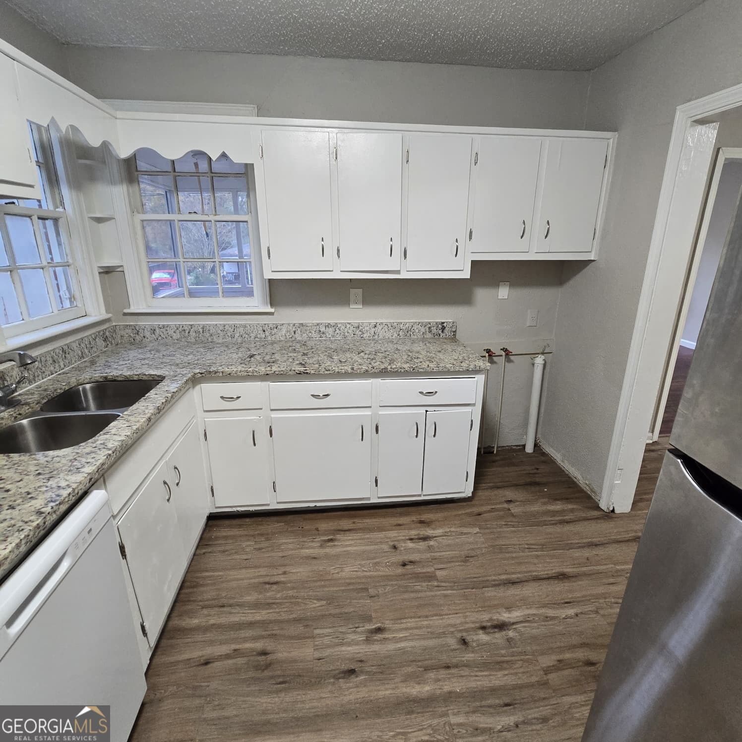 3 bedroom, 1.5 bathroom, 962 sq ft single family residence for sale at 1197 Lake Drive, Jonesboro, GA 30236 — photo 5