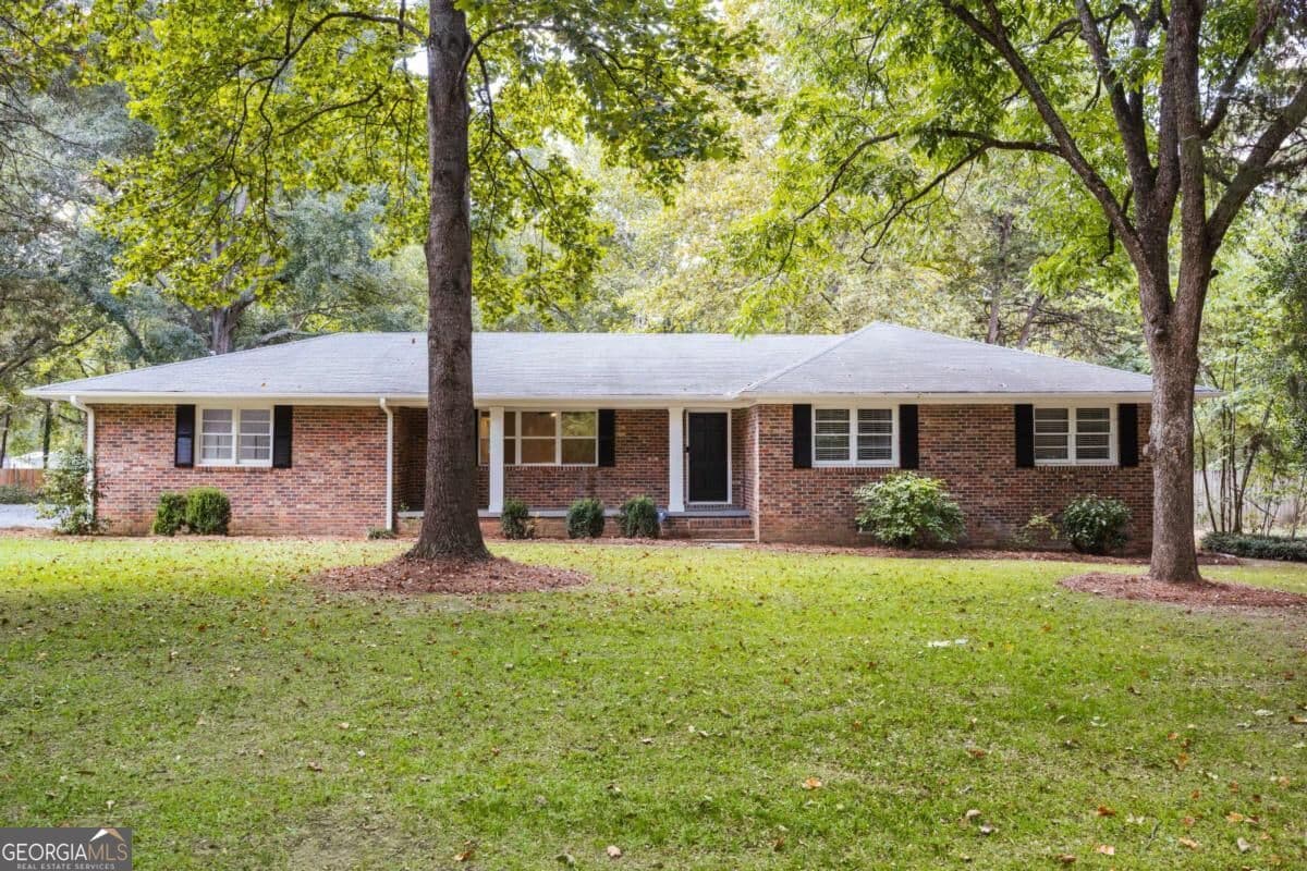 3 bedroom, 2 bathroom, 1,504 sq ft single family residence for sale at 1186 ROBERT HARDEMAN Road, Winterville, GA 30683 — photo 1 of 50