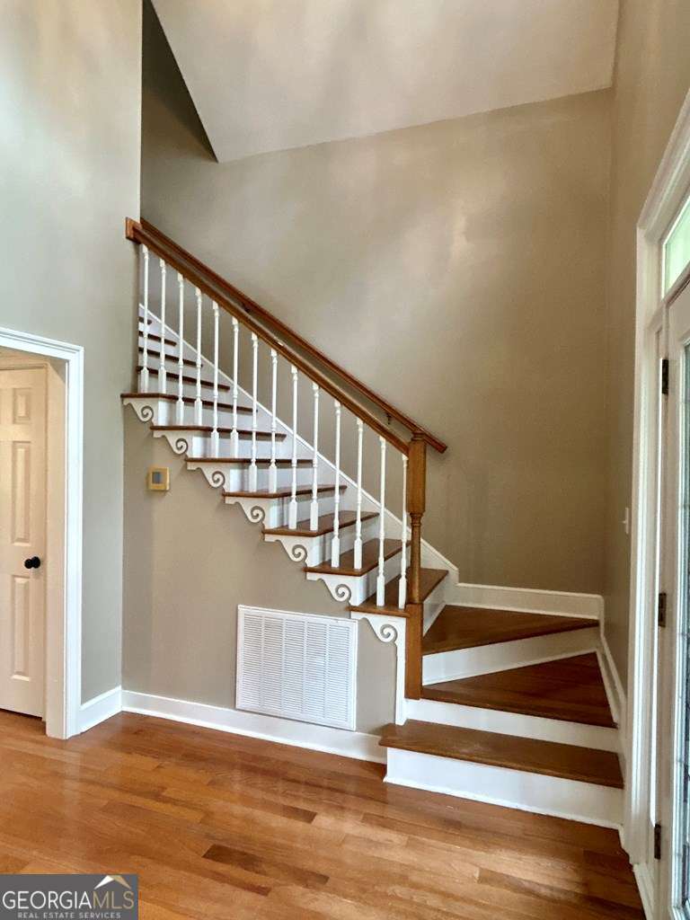 4 bedroom, 3 bathroom, 3,046 sq ft single family residence under contract at 18 Woodgate Drive, Tifton, GA 31793 — photo 4