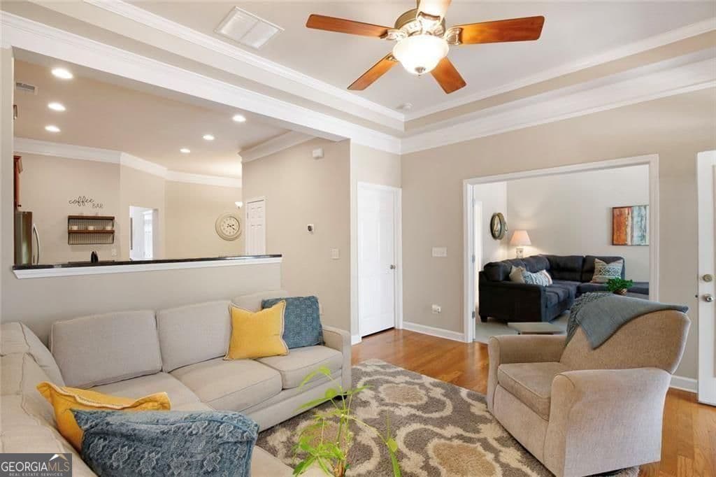 4 bedroom, 3.5 bathroom, 2,600 sq ft condominium for rent at 1404 Lexington Drive, Roswell, GA 30075 for $3,100 a month — photo 8