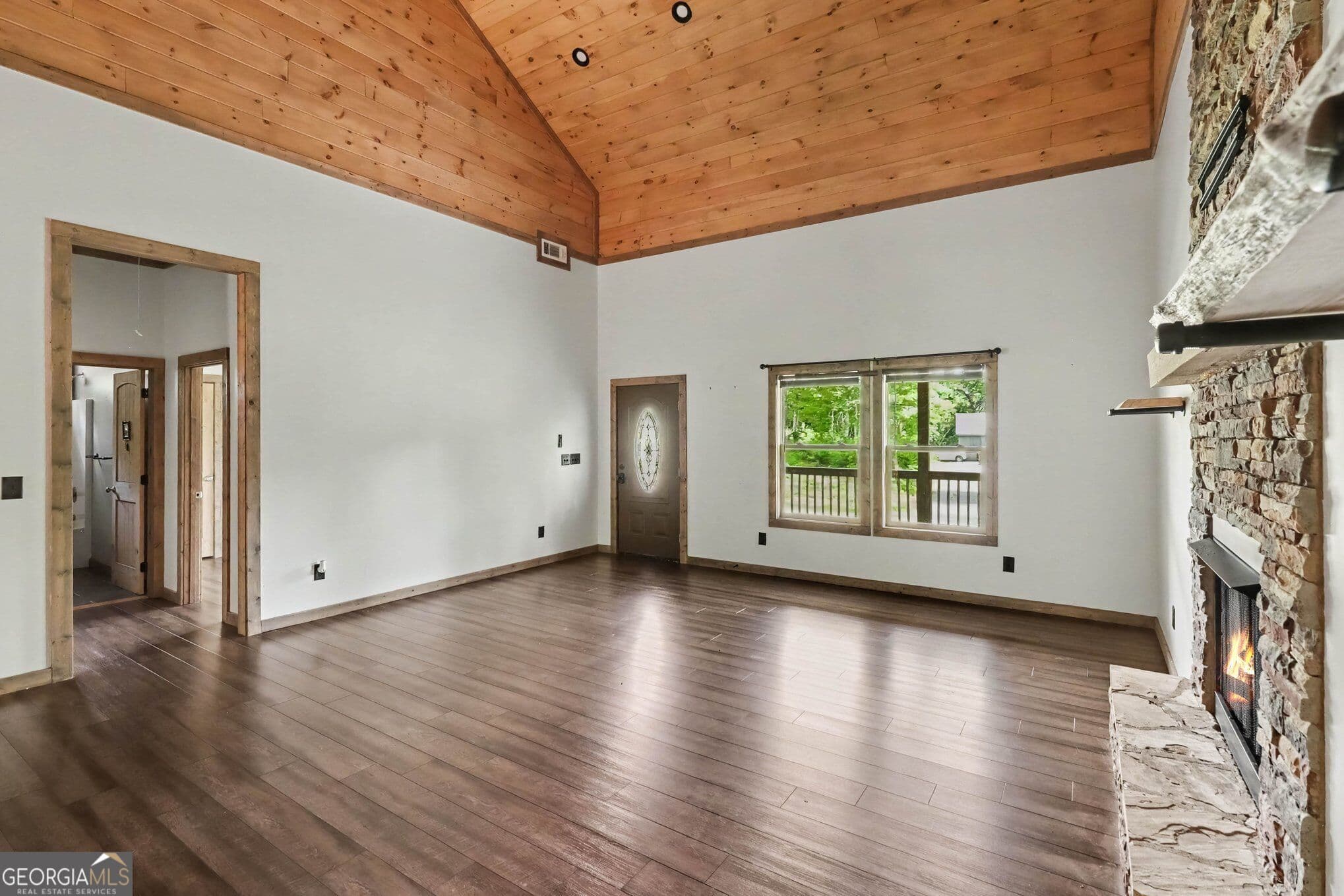 2 bedroom, 2 bathroom, 1,204 sq ft single family residence for sale at 78 Lake Top Lane, Ellijay, GA 30540 — photo 7
