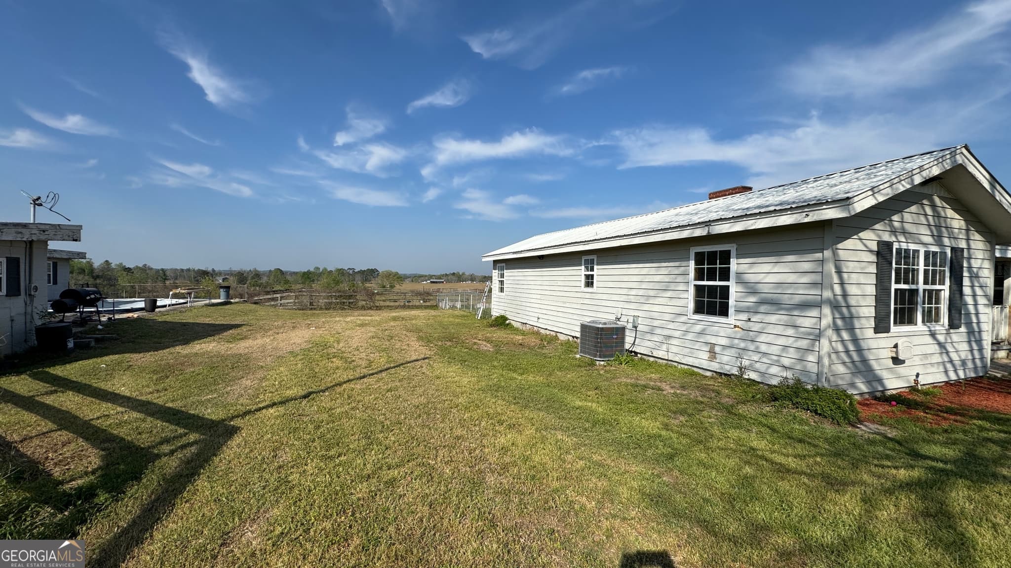 2 bedroom, 2 bathroom, 1,640 sq ft single family residence for sale at 9297 Lynntown Road, Collins, GA 30421 — photo 5