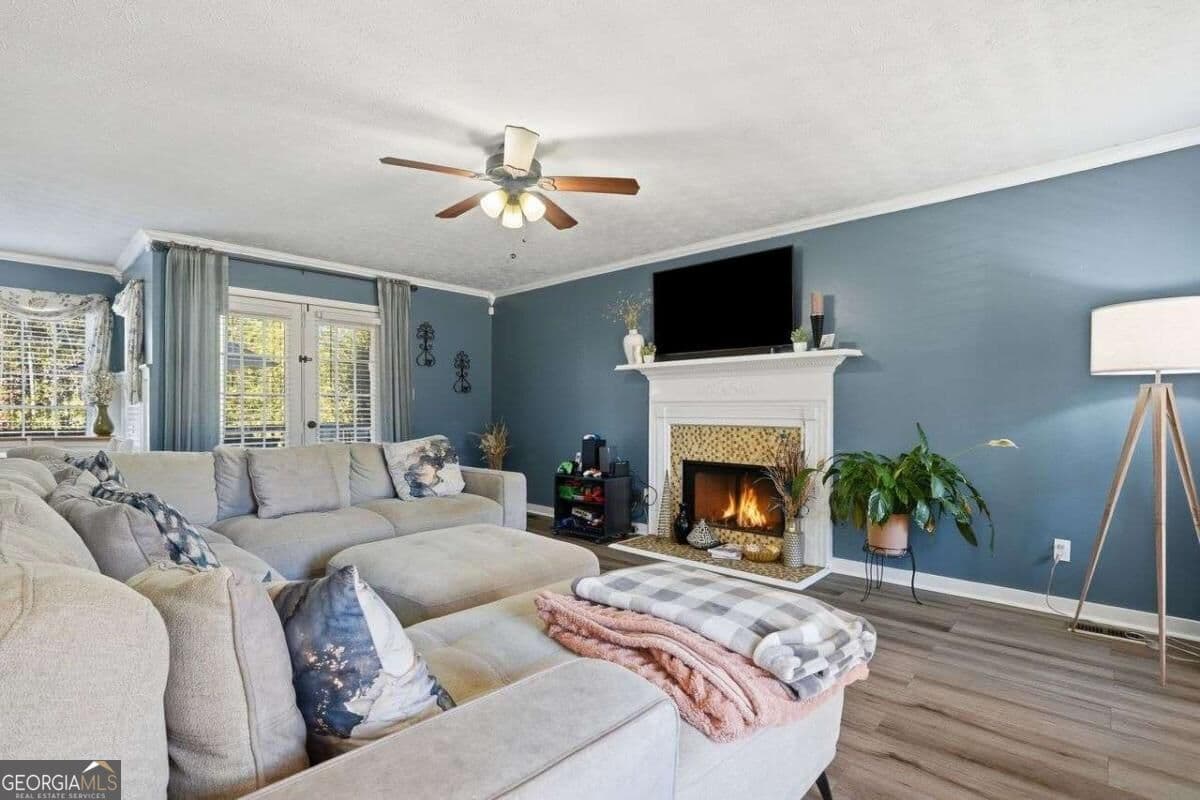 5 bedroom, 2.5 bathroom, 2,276 sq ft single family residence for sale at 640 N Oakland Circle, Mcdonough, GA 30253 — photo 7