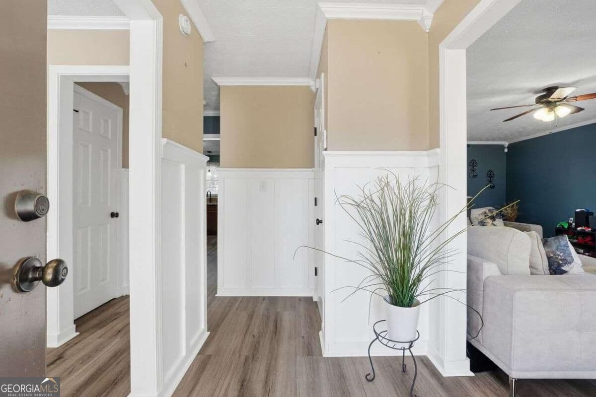 5 bedroom, 2.5 bathroom, 2,276 sq ft single family residence for sale at 640 N Oakland Circle, Mcdonough, GA 30253 — photo 4