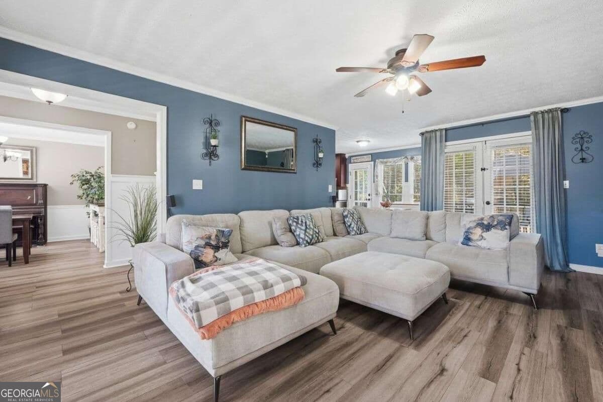5 bedroom, 2.5 bathroom, 2,276 sq ft single family residence for sale at 640 N Oakland Circle, Mcdonough, GA 30253 — photo 8
