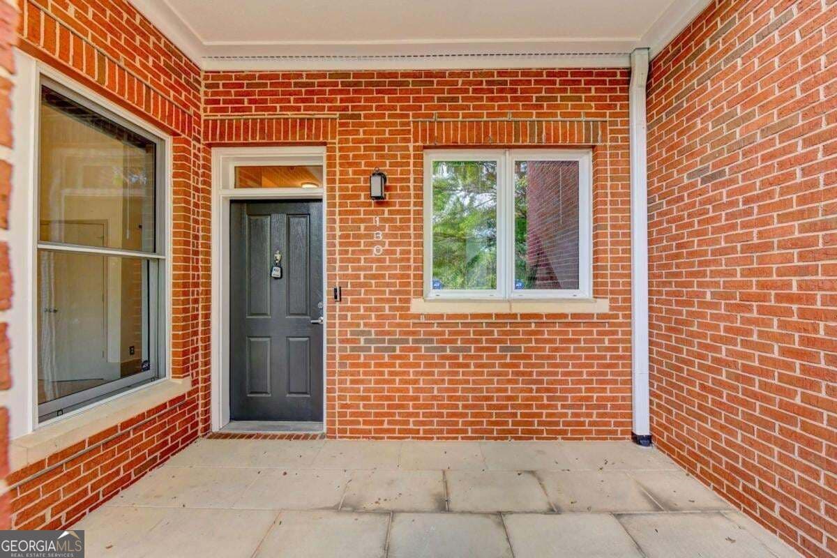 4 bedroom, 3.5 bathroom, 2,590 sq ft townhouse for sale at 745 NE Fountainhead Lane 130, Atlanta, GA 30324 — photo 2