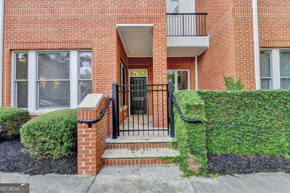 4 bedroom, 3.5 bathroom, 2,590 sq ft townhouse for sale at 745 NE Fountainhead Lane 130, Atlanta, GA 30324 — photo 4
