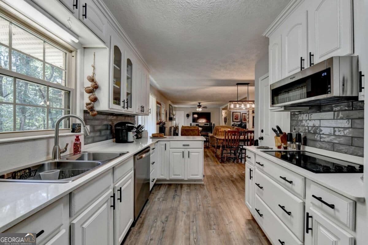 4 bedroom, 3 bathroom, 2,437 sq ft single family residence for sale at 428 N Bethany Road, Mcdonough, GA 30252 — photo 10