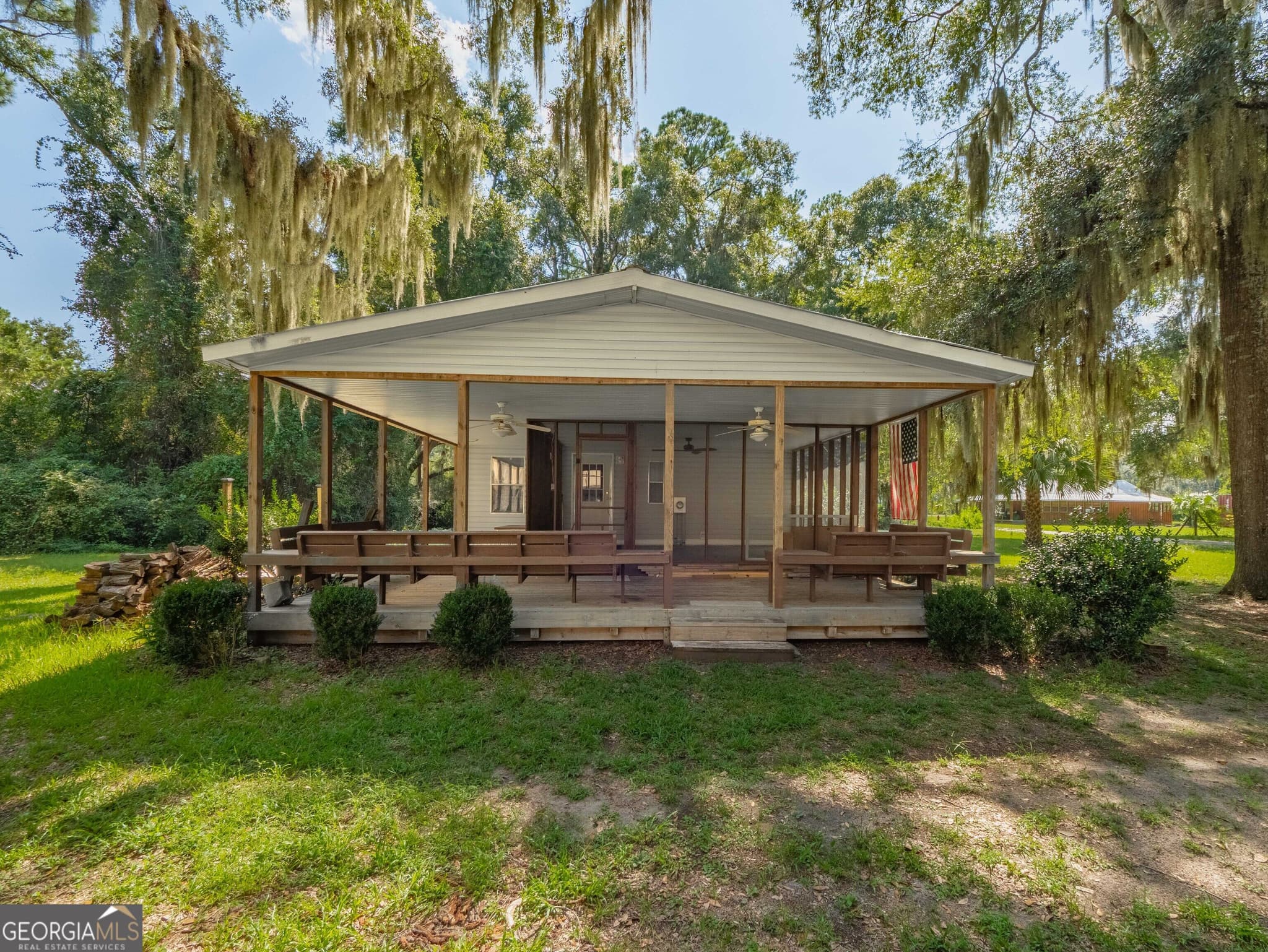4 bedroom, 2 bathroom, 1,568 sq ft manufactured home,single family residence for sale at 1042 Live Oak Lane, Townsend, GA 31331 — photo 2