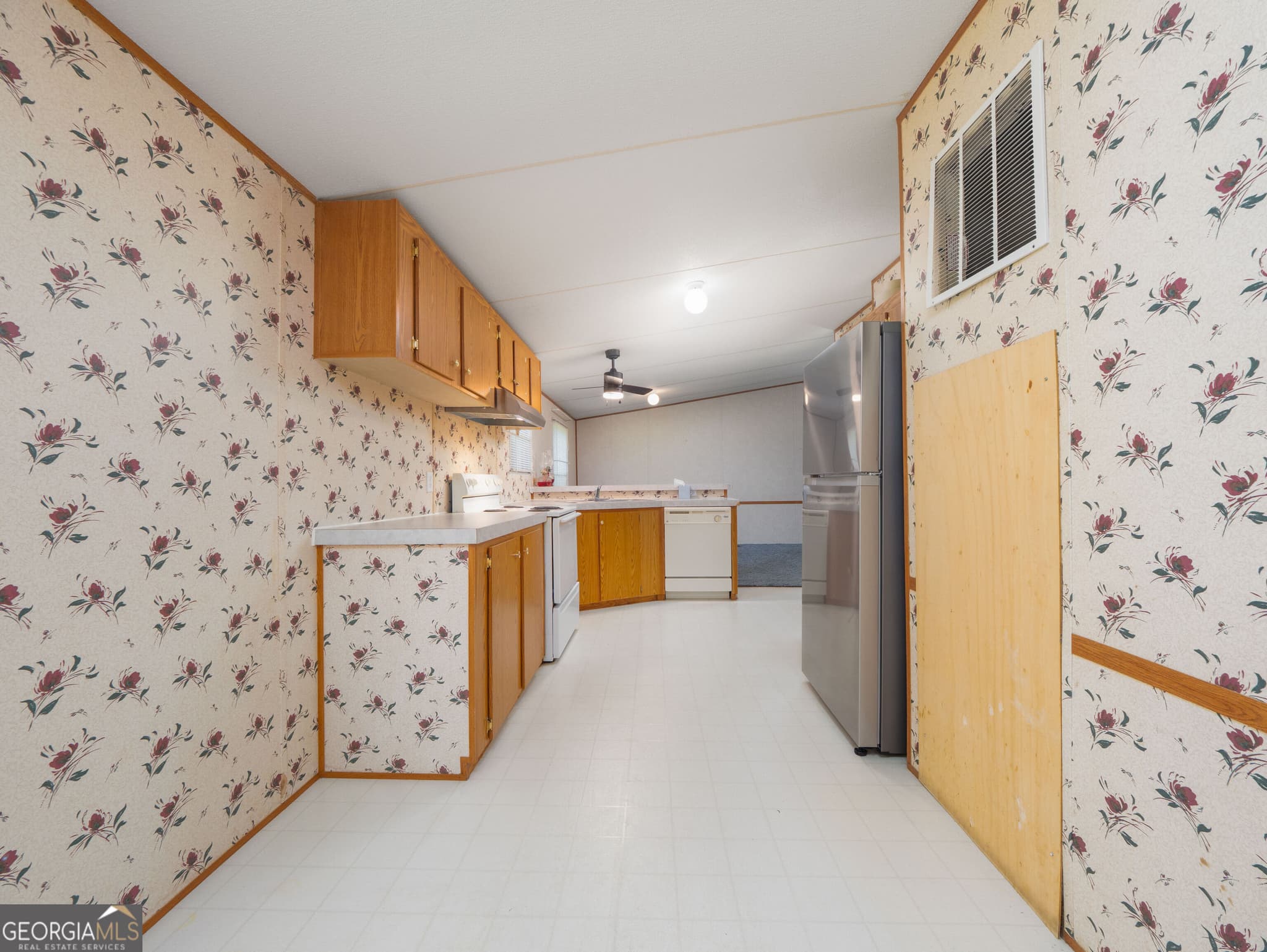 4 bedroom, 2 bathroom, 1,568 sq ft manufactured home,single family residence for sale at 1042 Live Oak Lane, Townsend, GA 31331 — photo 7